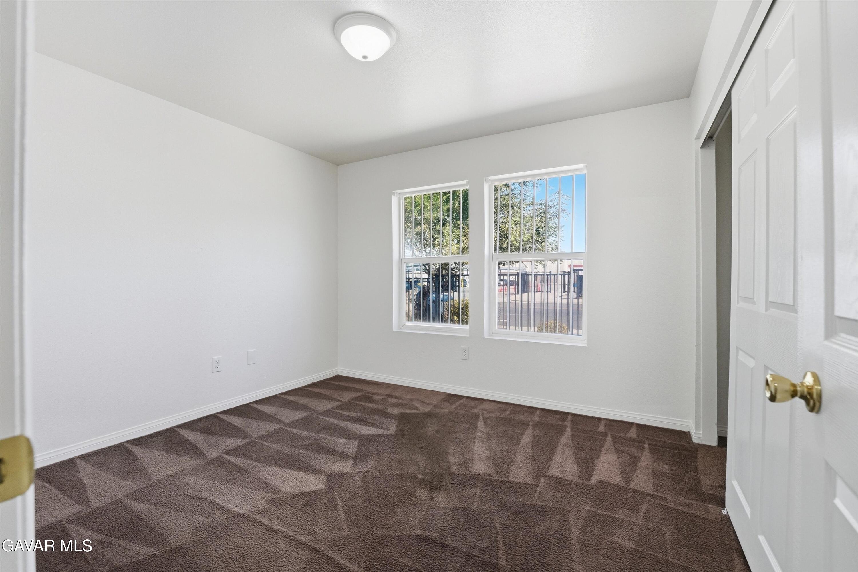 45019 N Division Street Property Photo 16