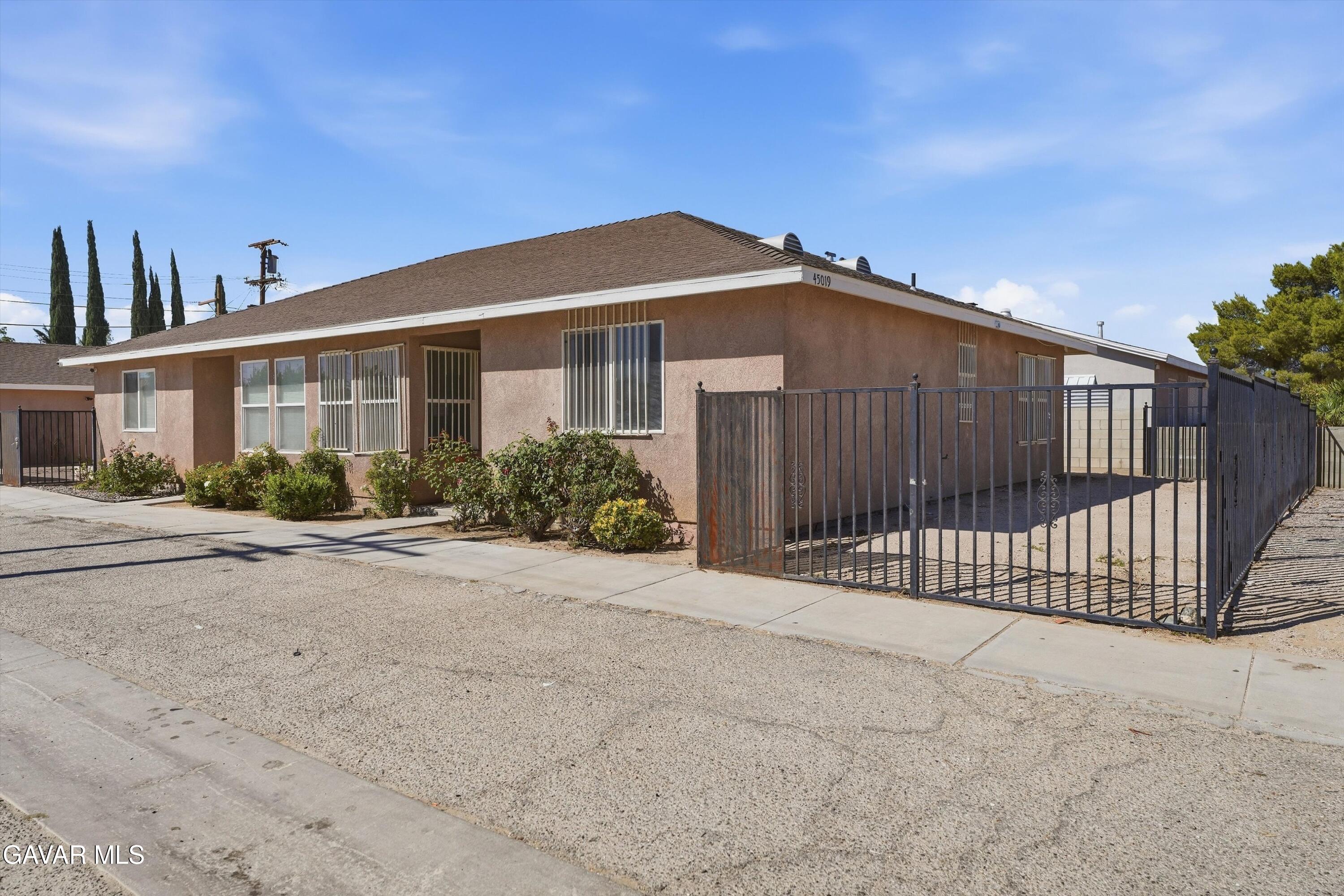 45019 N Division Street Property Photo 19
