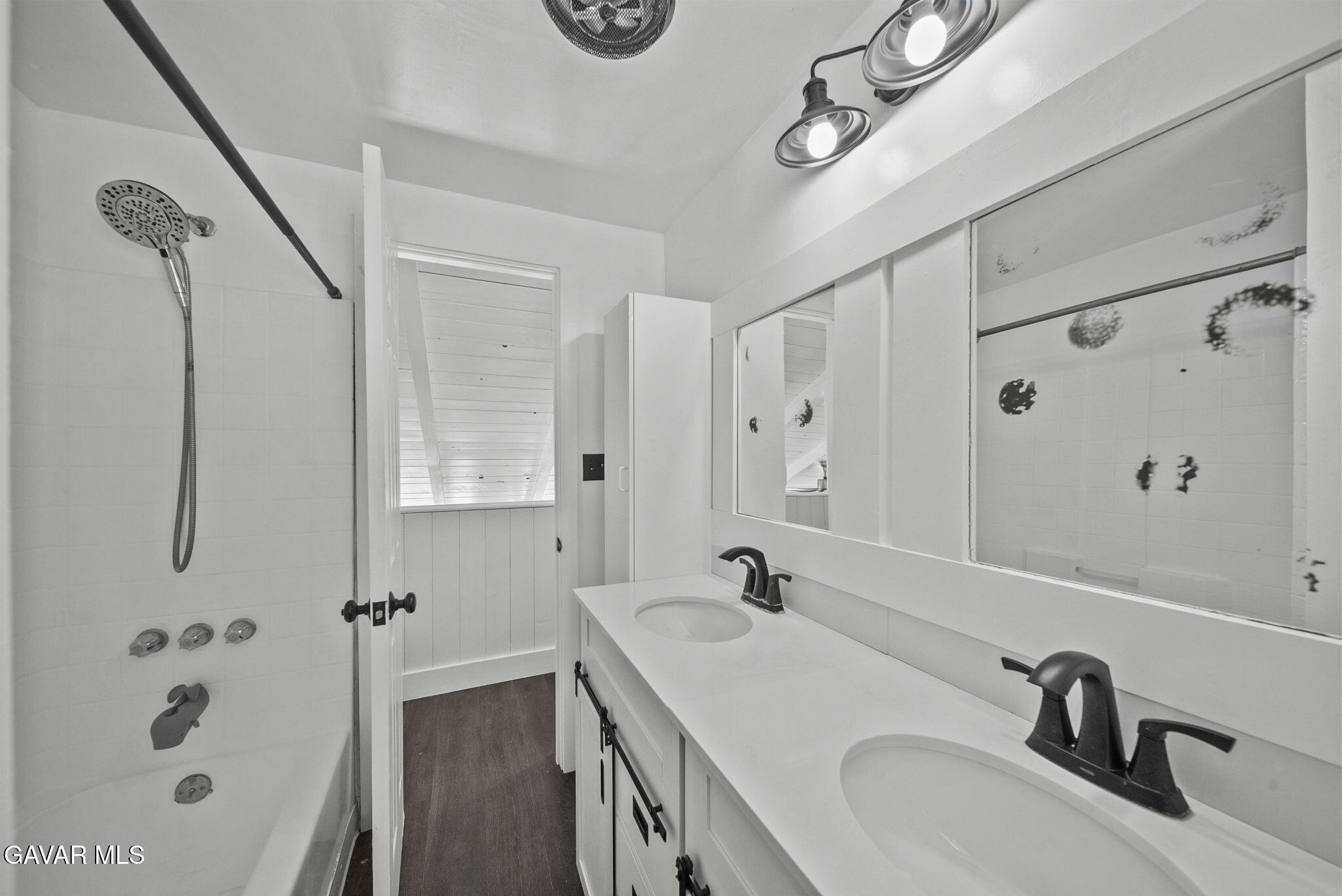 7106 Lakeview Drive Property Photo 25