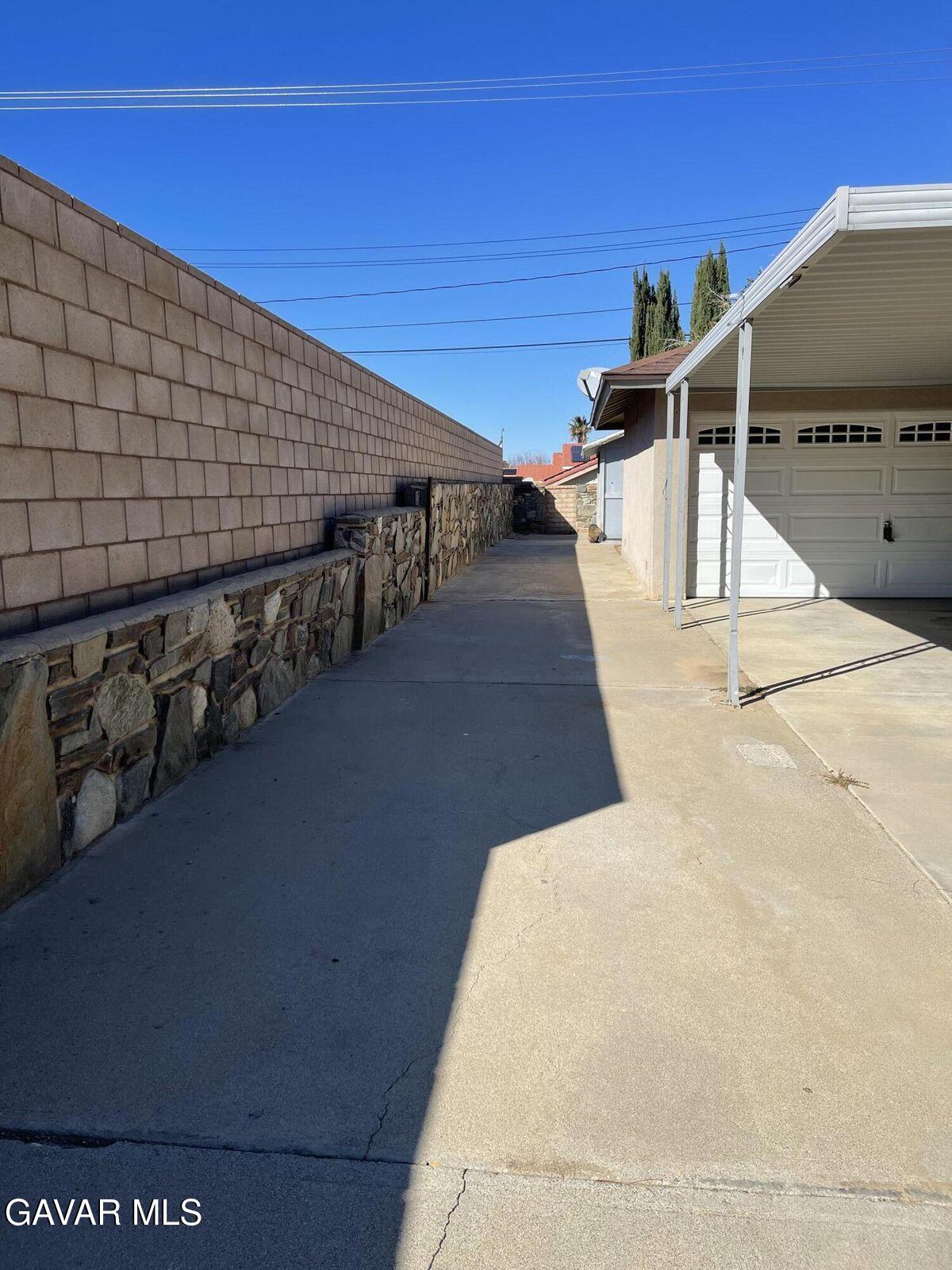 38847 Foxholm Drive Property Photo 2