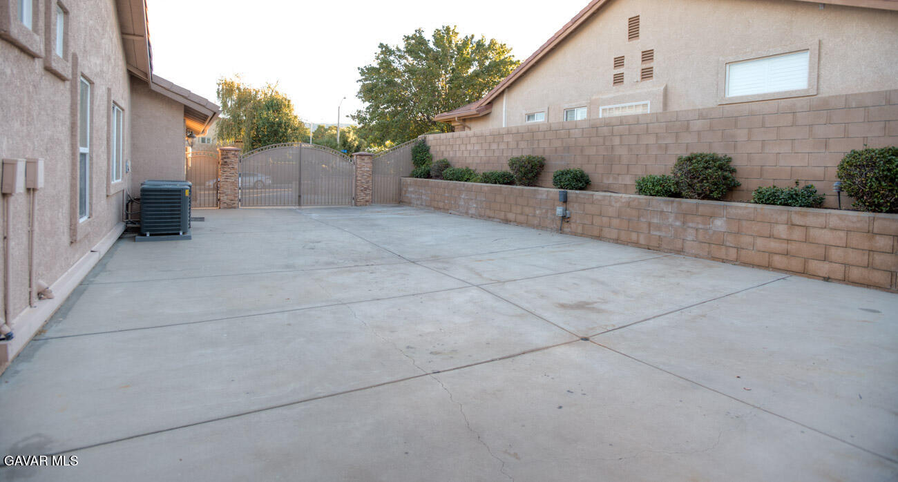 5331 Max Godde Lane Property Photo 9