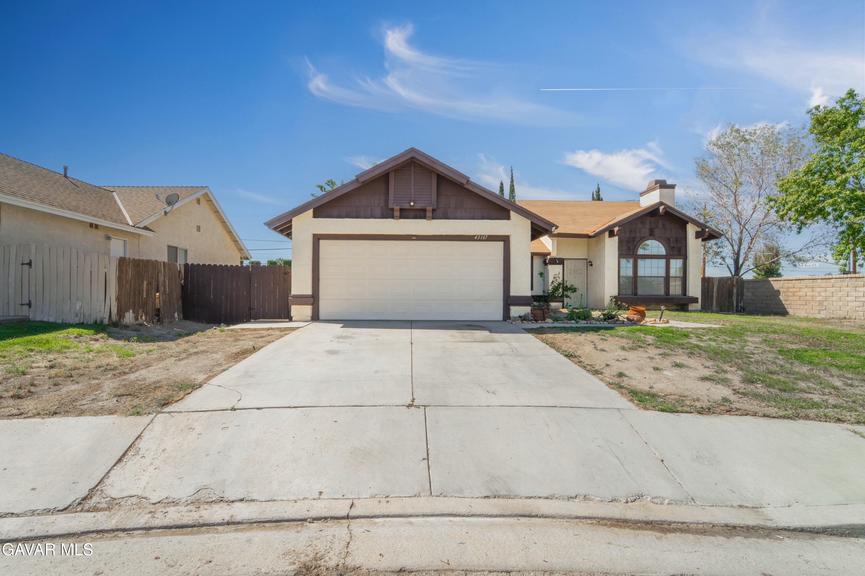 43167 Lorraine Street Property Photo 2