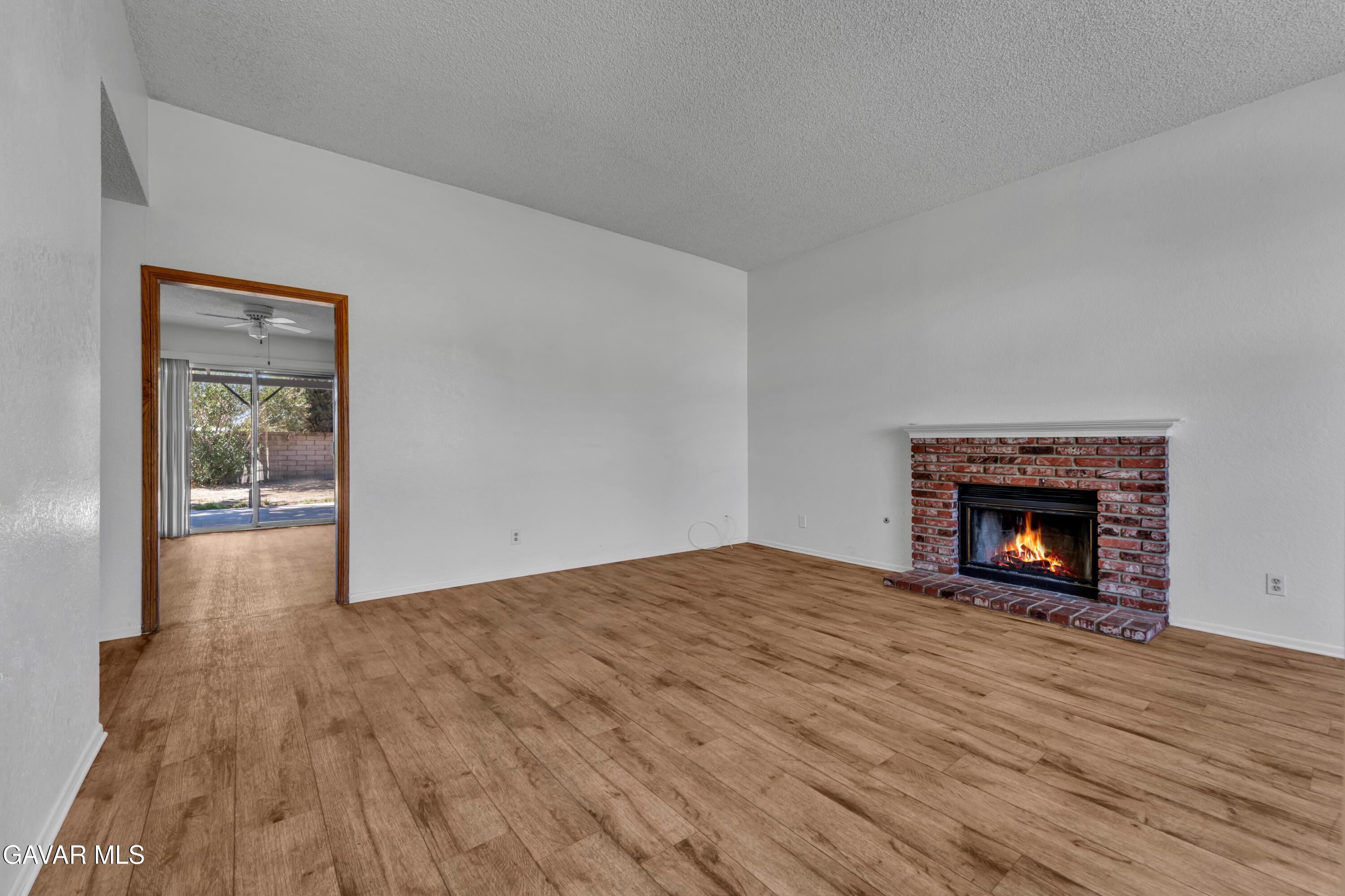 43167 Lorraine Street Property Photo 4