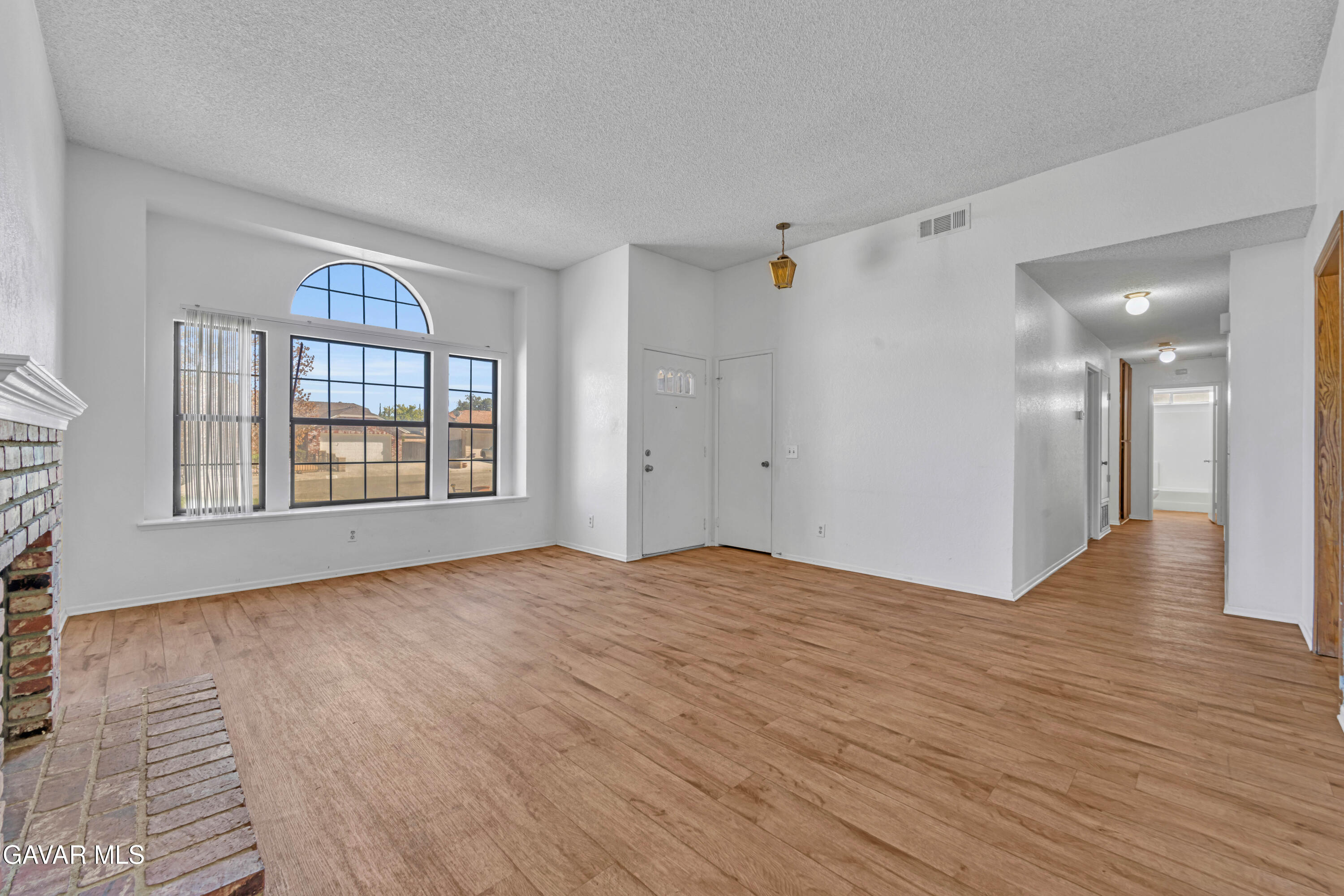 43167 Lorraine Street Property Photo 6