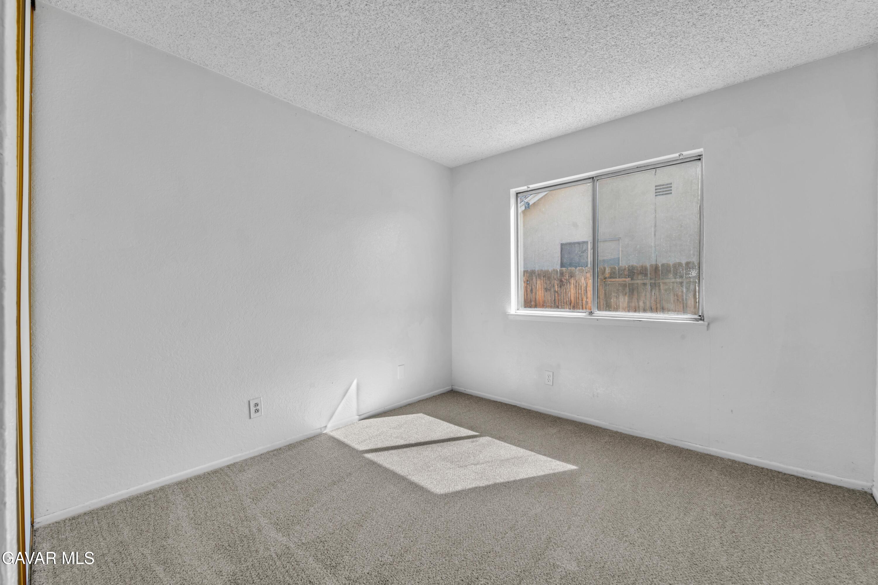 43167 Lorraine Street Property Photo 17