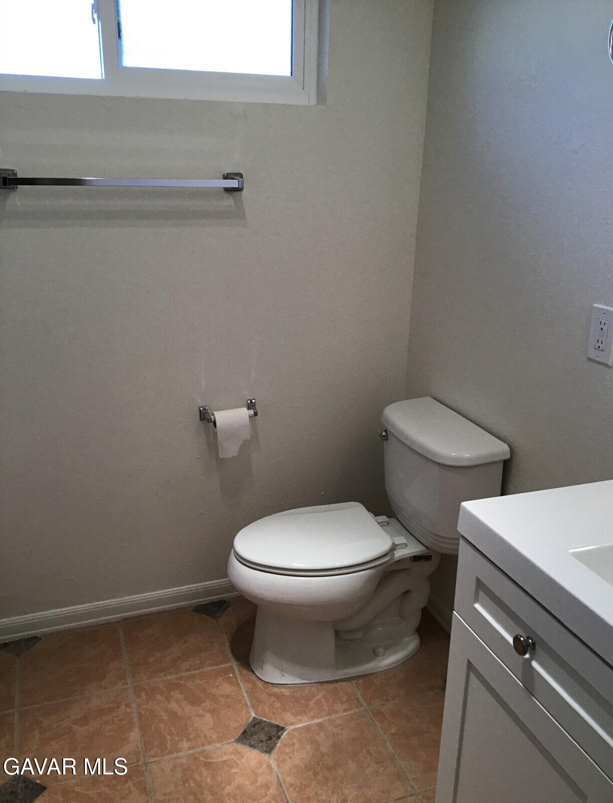 413 E Avenue H14 Property Photo 6