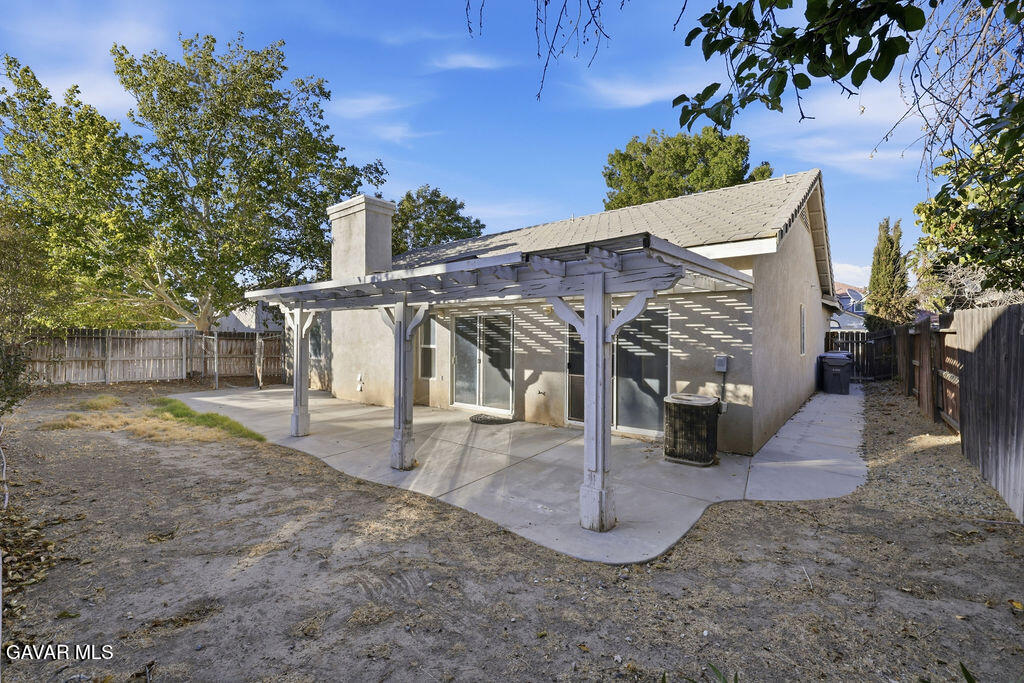1836 Stratford Street Property Photo 23