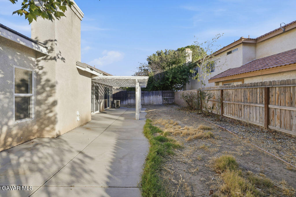 1836 Stratford Street Property Photo 24