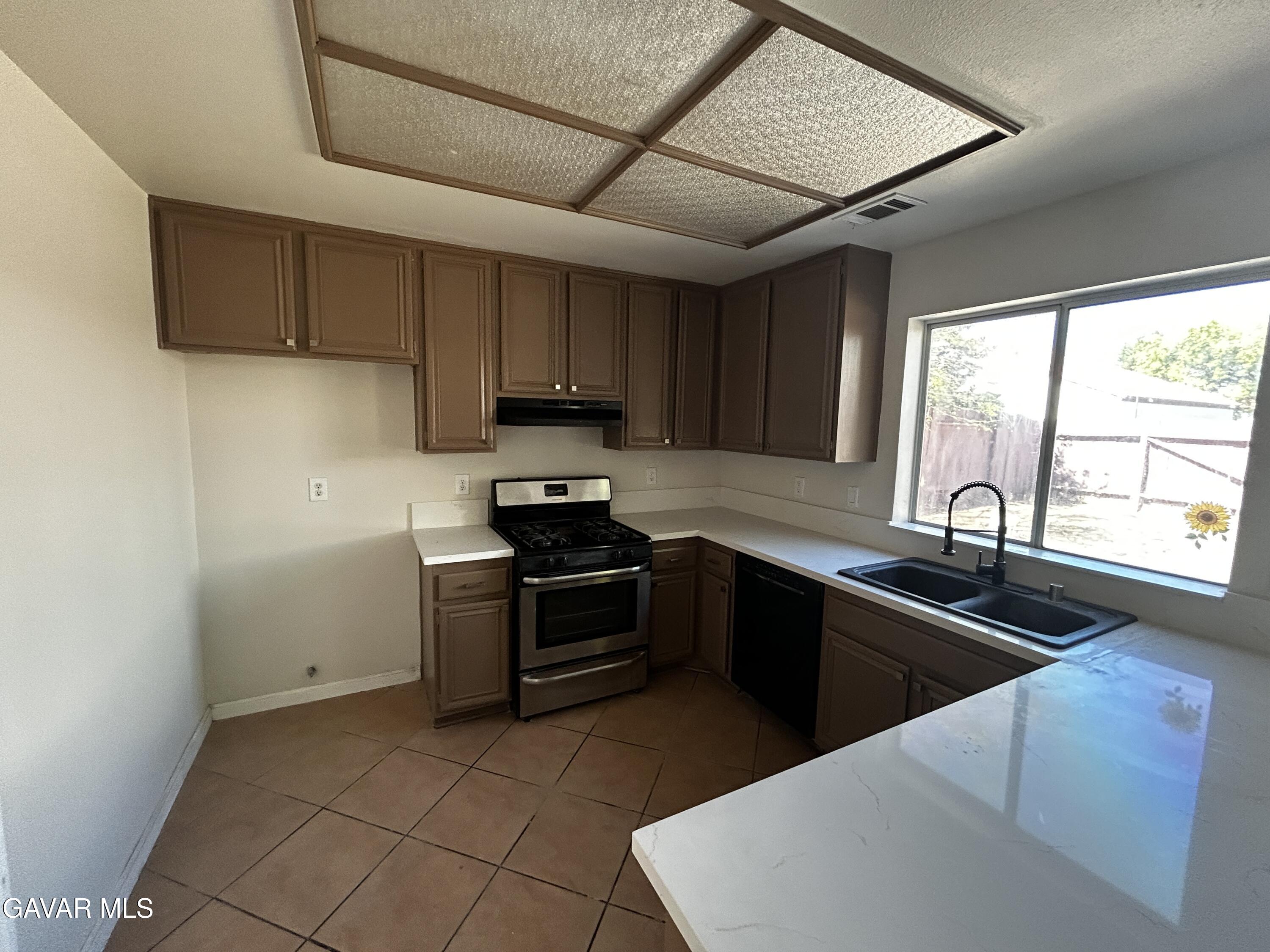 1715 E Norberry Street Property Photo 13