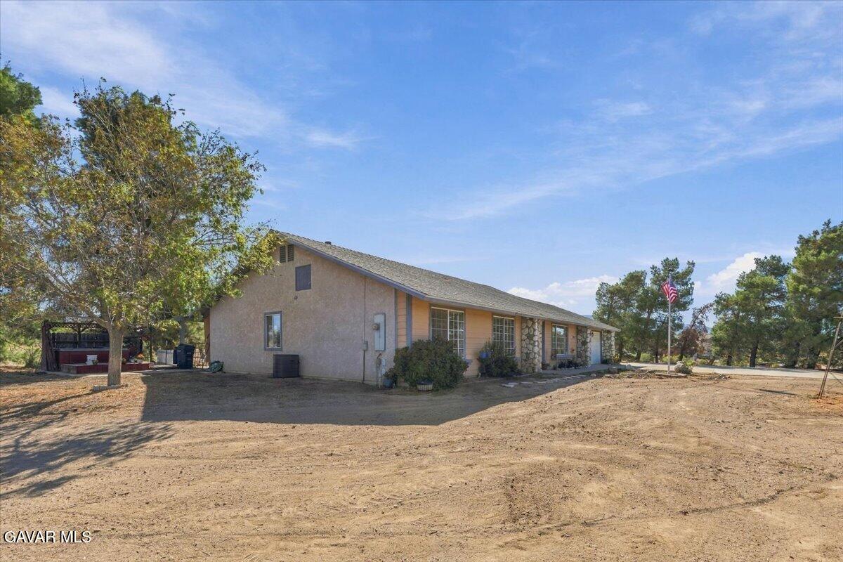 6433 Sunnyslope Road Property Photo 9