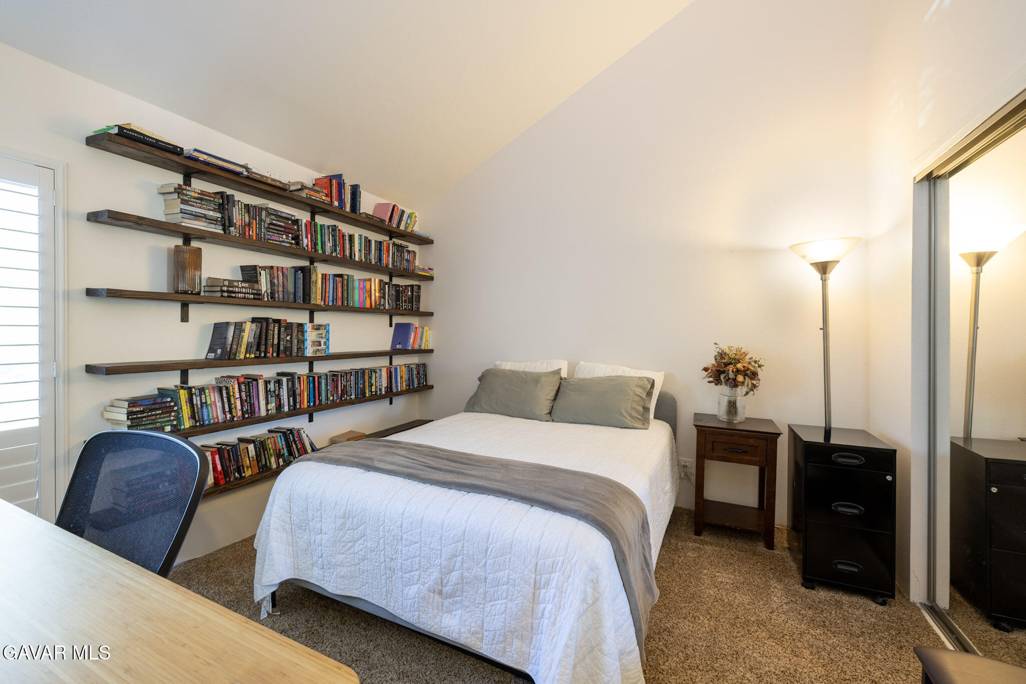 9933 Independence, Unit B Property Photo 13