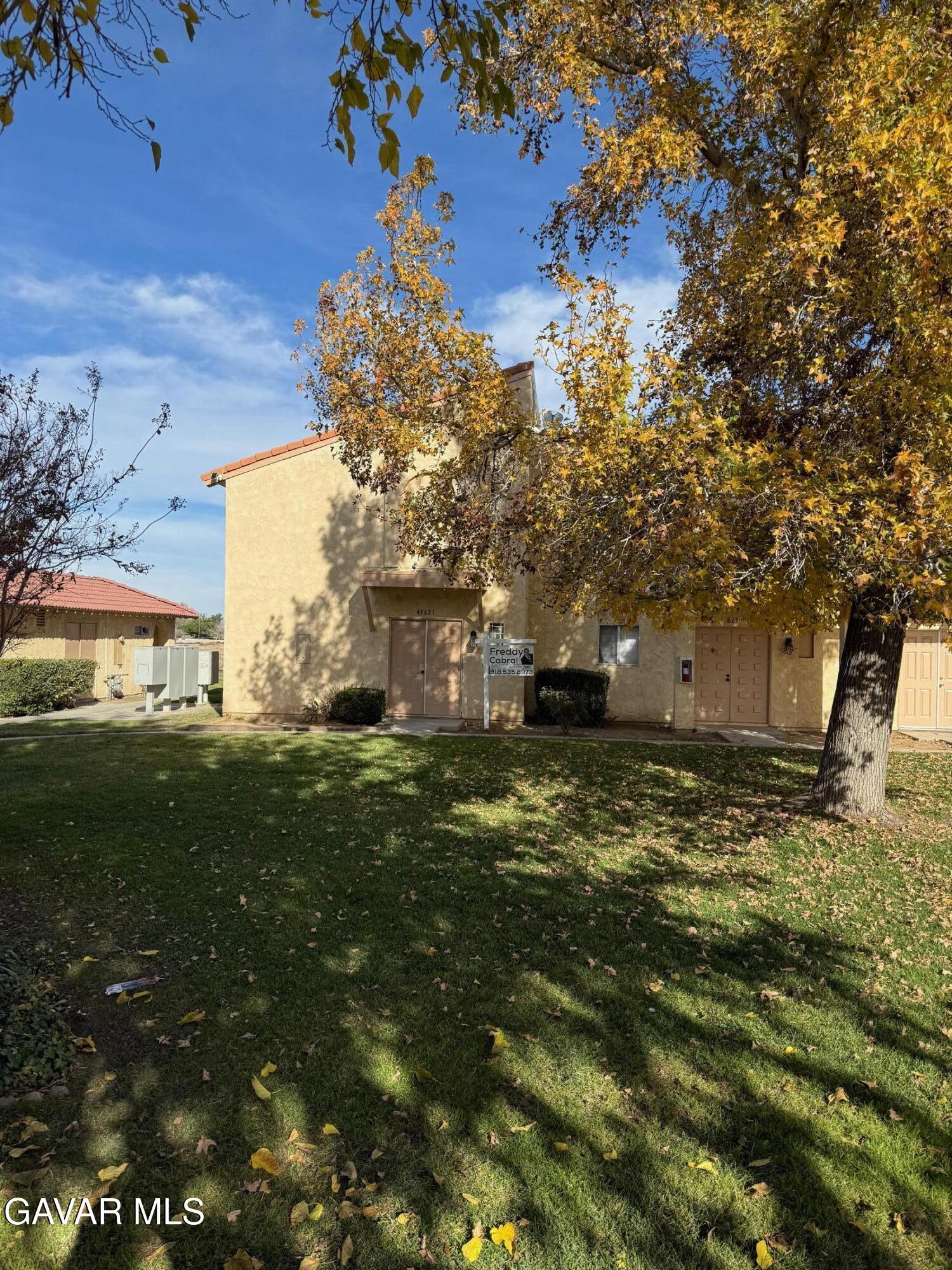 43621 Stanridge Avenue Property Photo 2