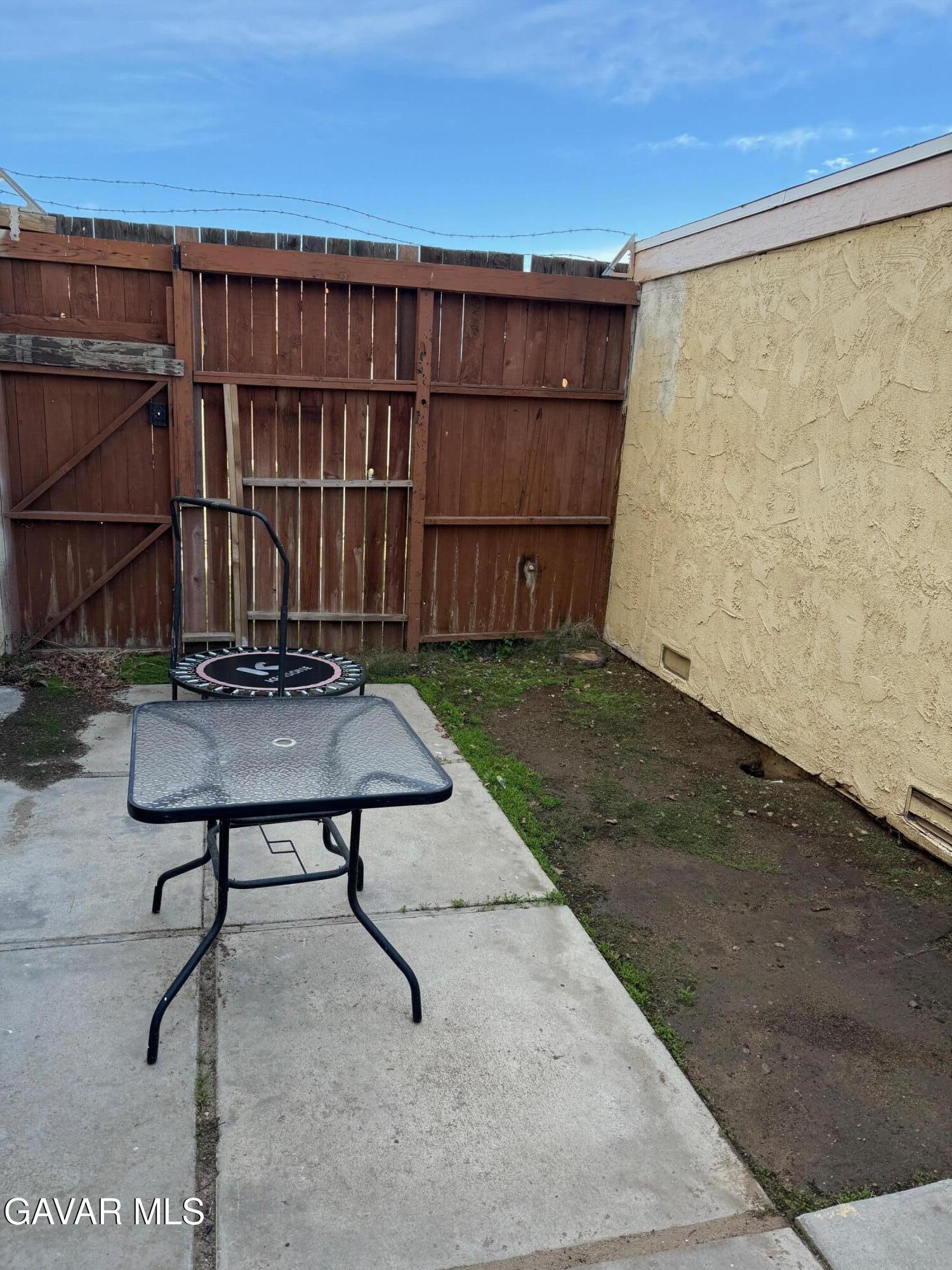 43621 Stanridge Avenue Property Photo 5