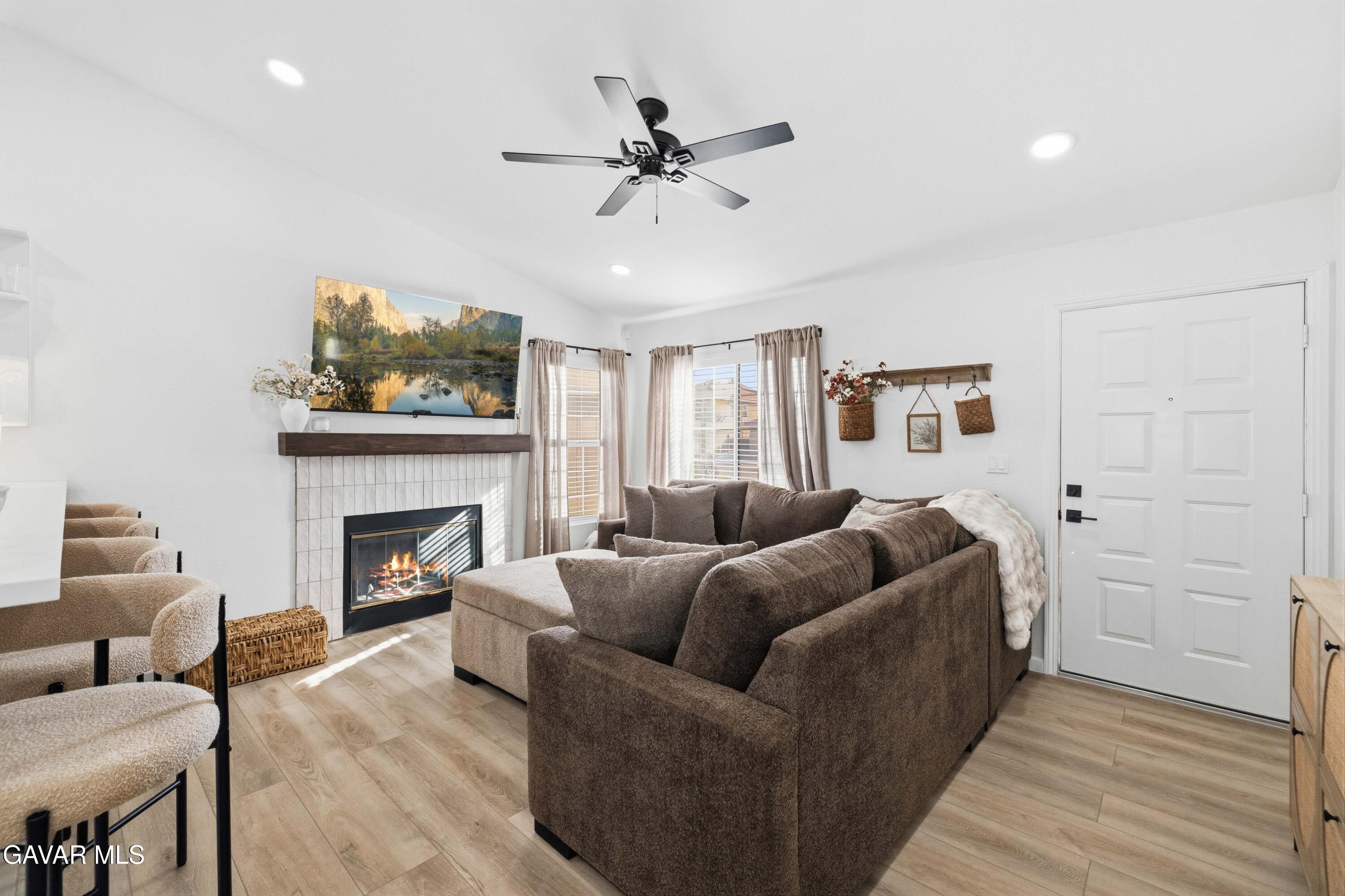 44201 Freer Way Way Property Photo 3
