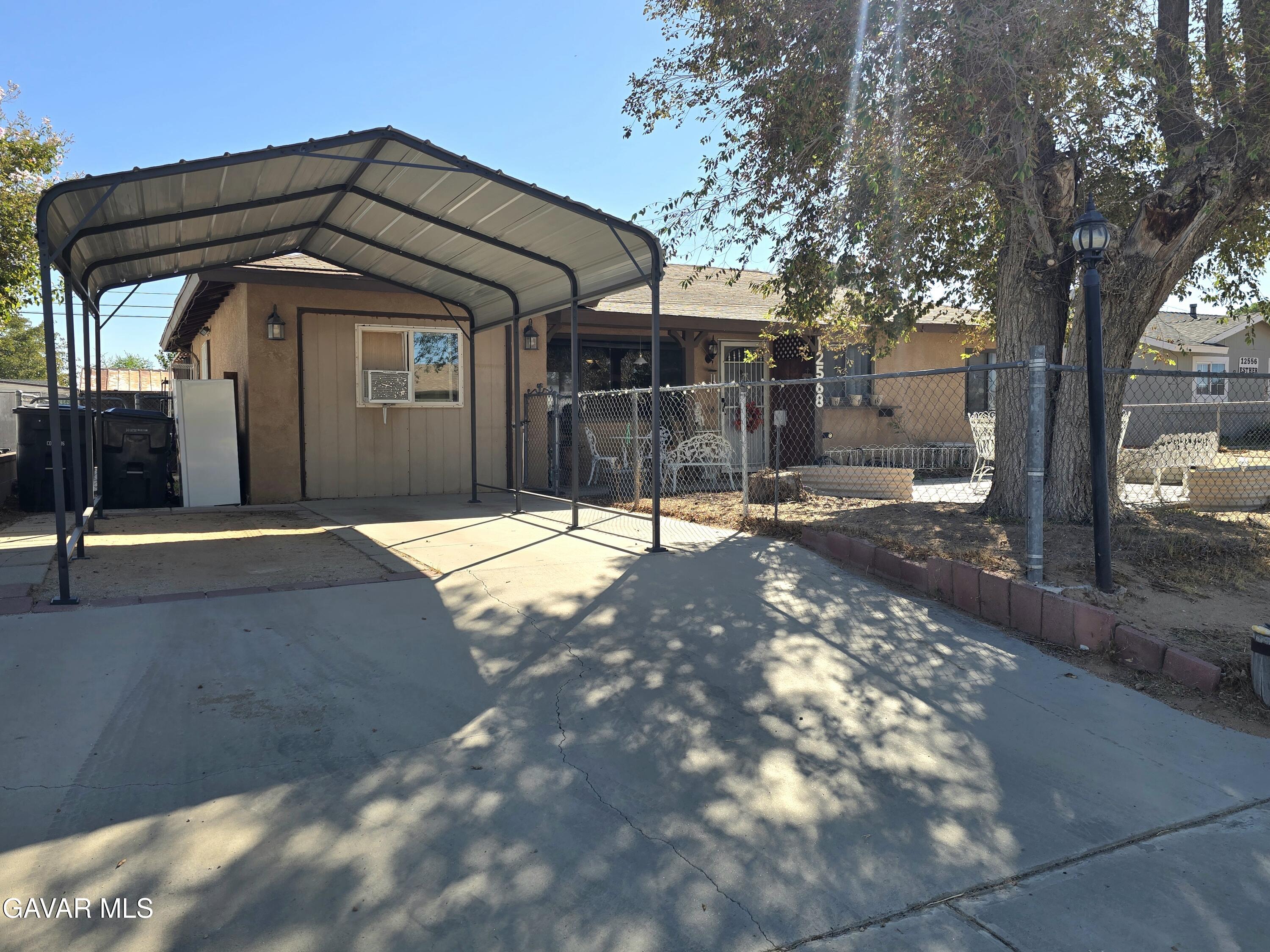 12568 Esther Street Property Photo 2