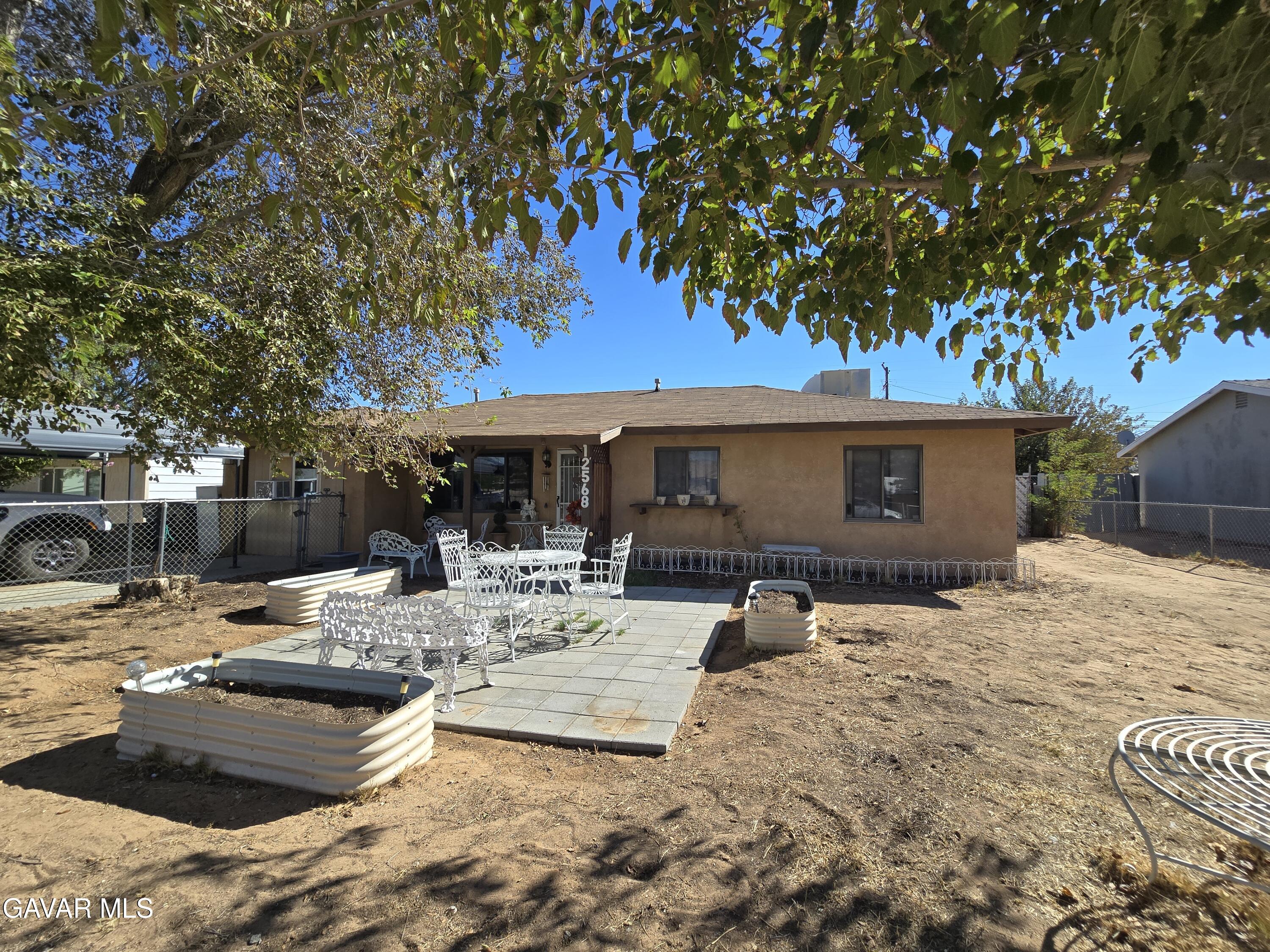12568 Esther Street Property Photo 4