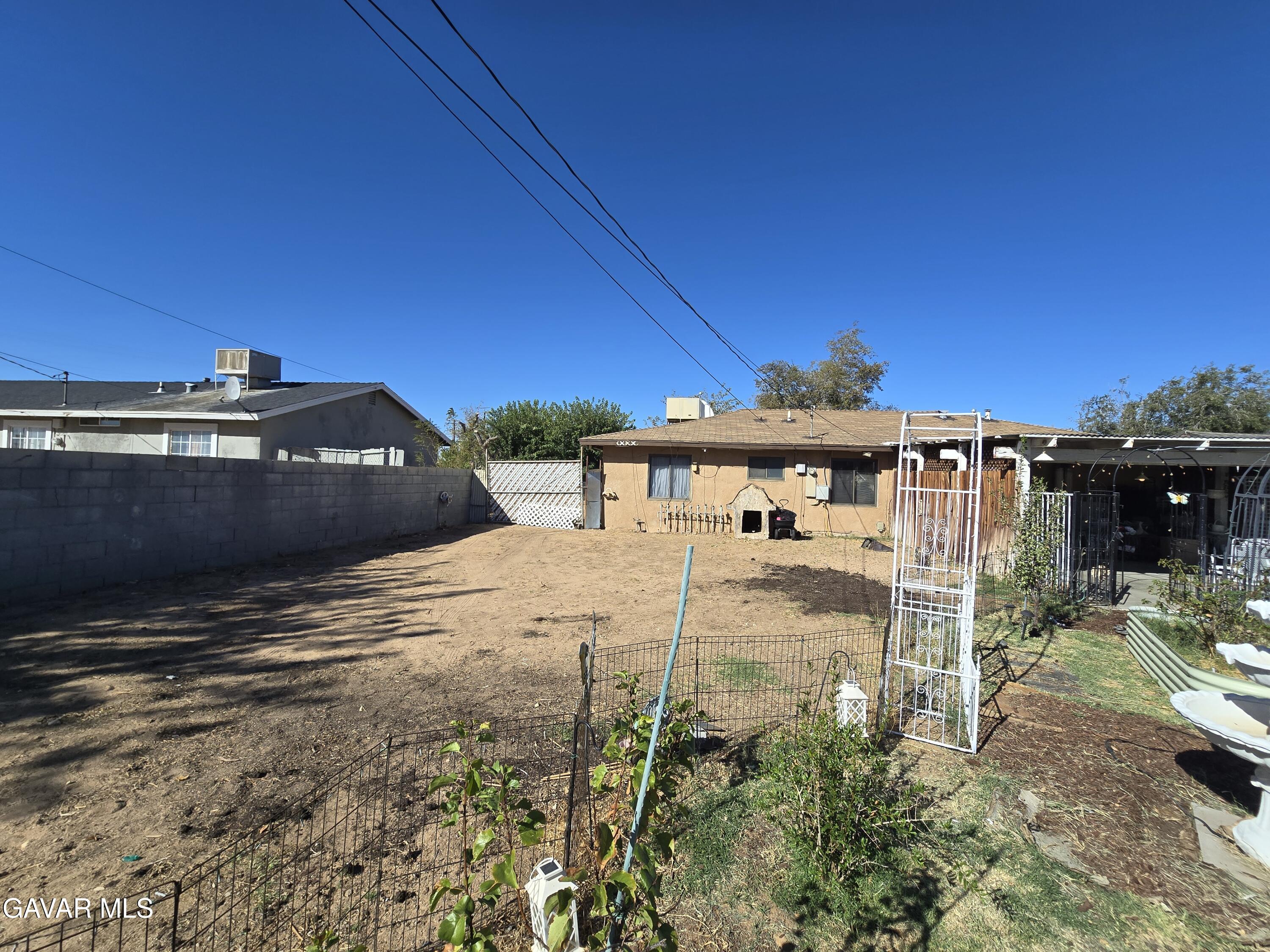 12568 Esther Street Property Photo 21
