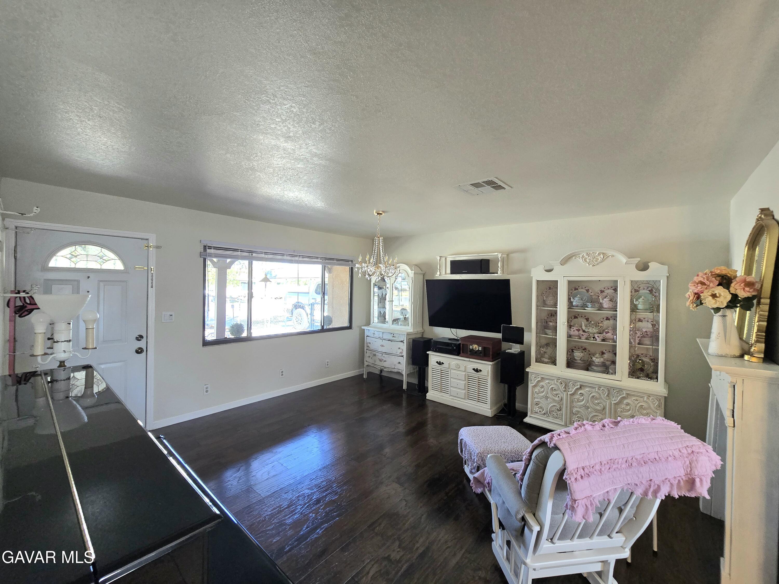 12568 Esther Street Property Photo 25