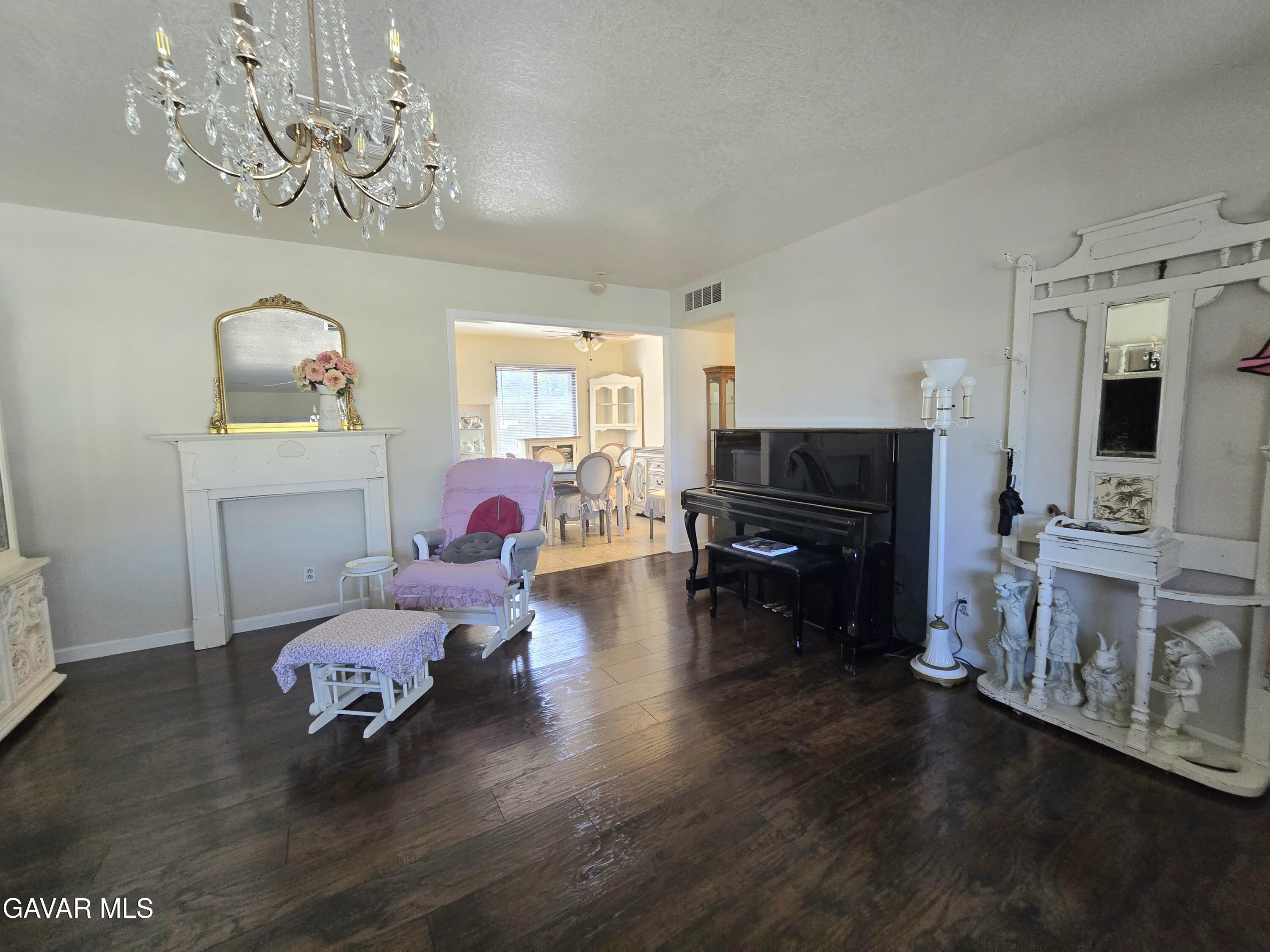 12568 Esther Street Property Photo 26