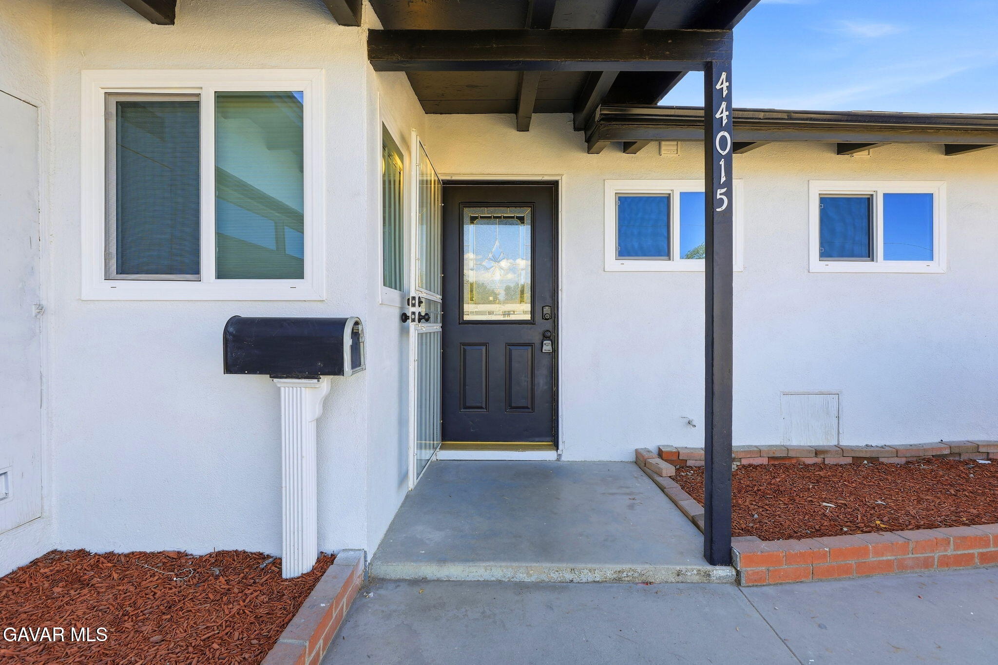 44015 3rd Street Property Photo 13