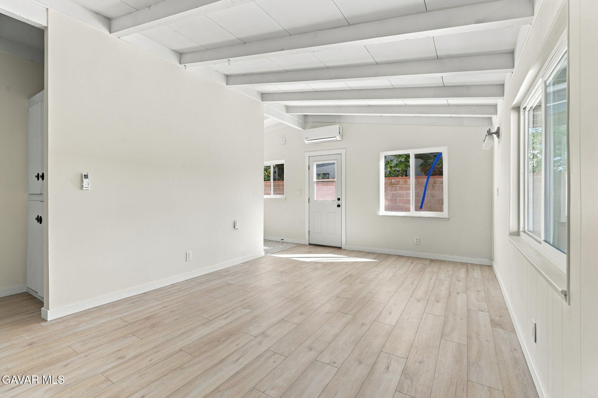 44015 3rd Street Property Photo 15