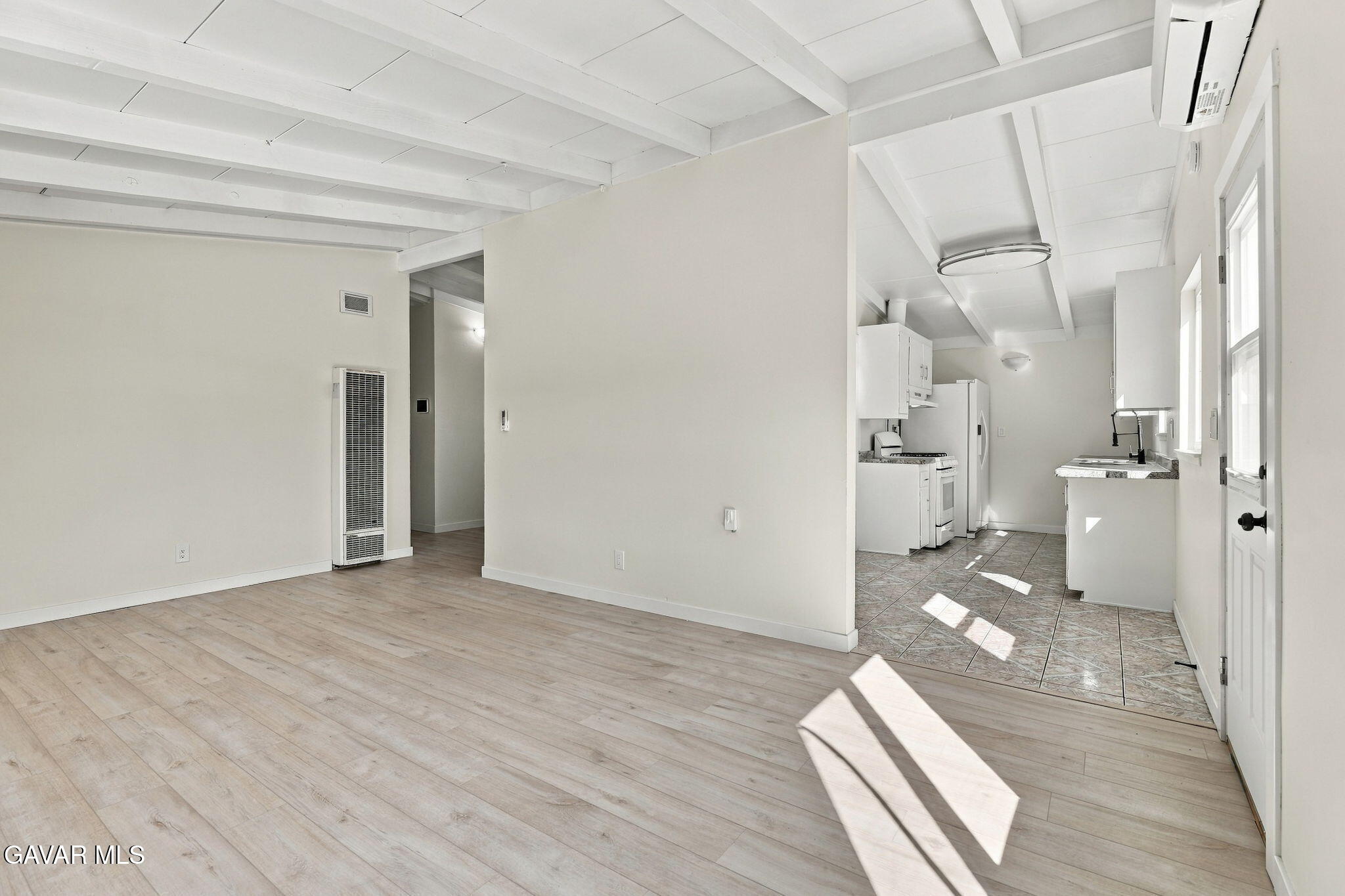 44015 3rd Street Property Photo 16