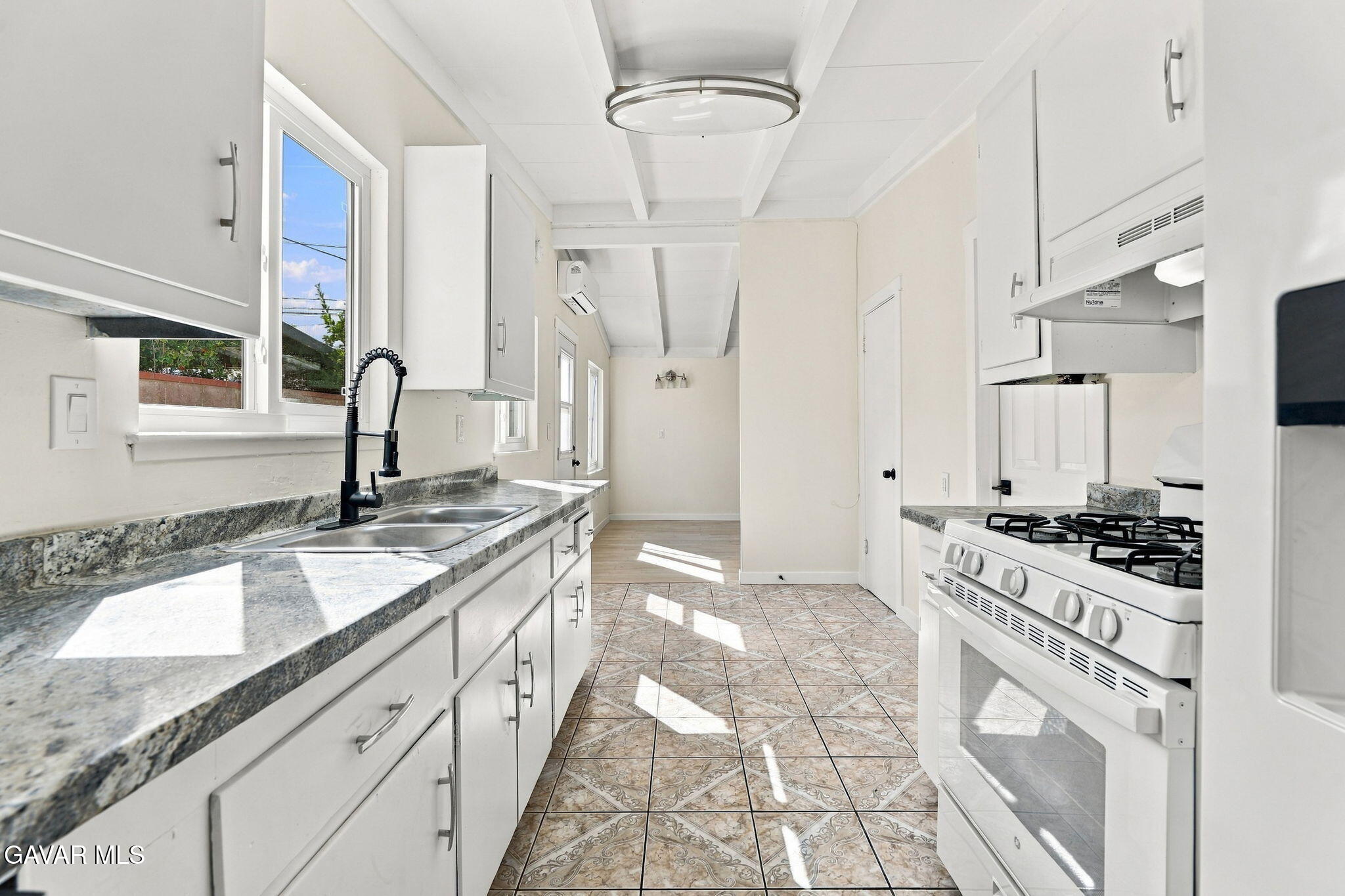 44015 3rd Street Property Photo 20