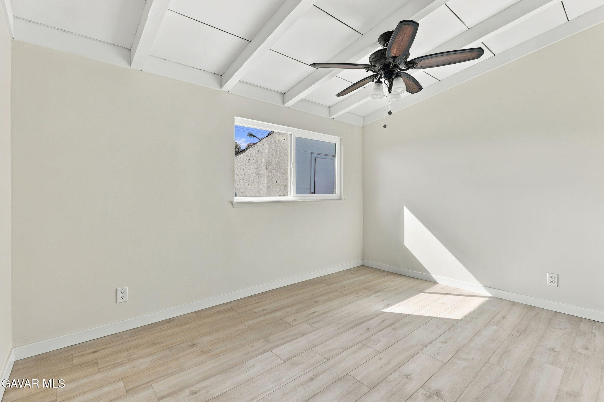 44015 3rd Street Property Photo 27