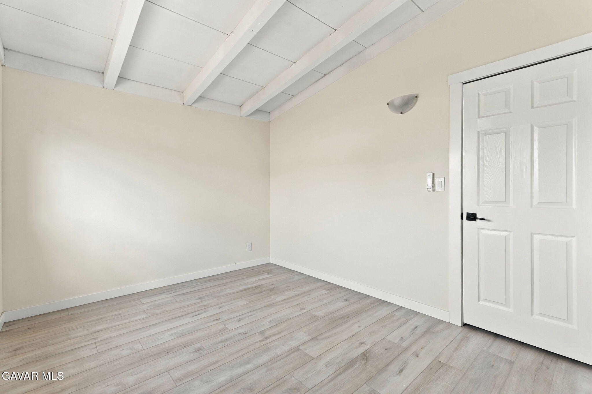 44015 3rd Street Property Photo 32