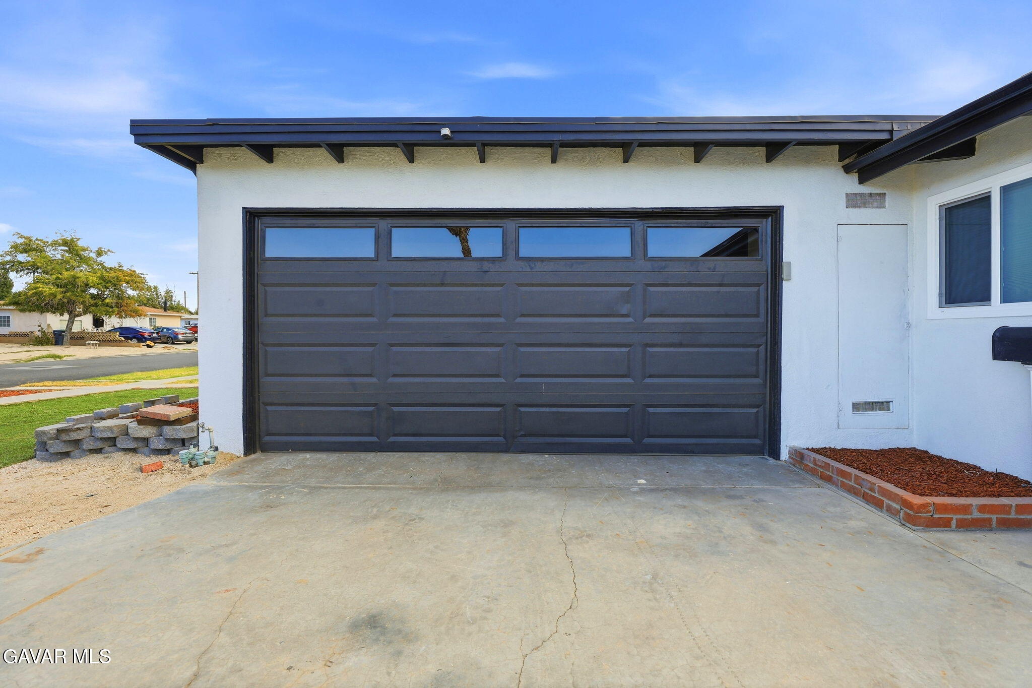 44015 3rd Street Property Photo 39