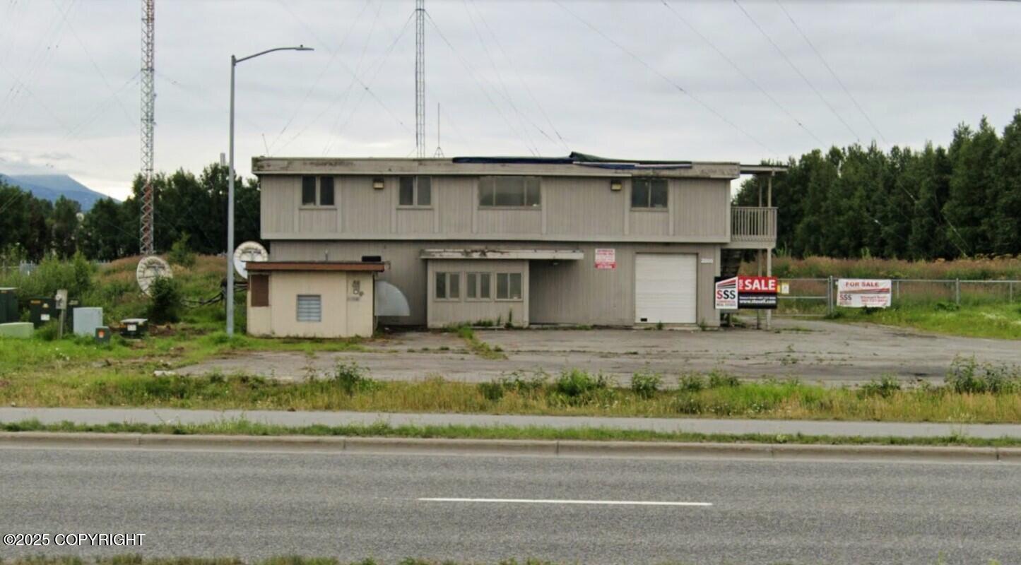 2800 E Dowling Road Property Photo 5