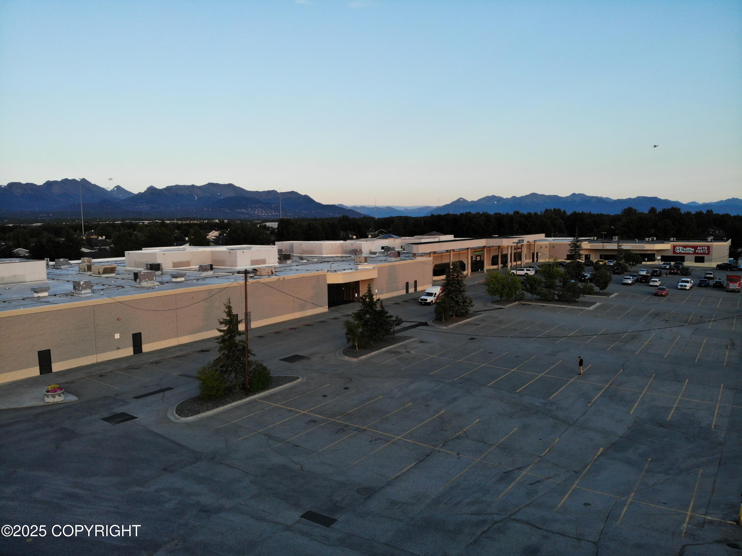 1920 W Dimond Boulevard #j-1 Property Photo 8