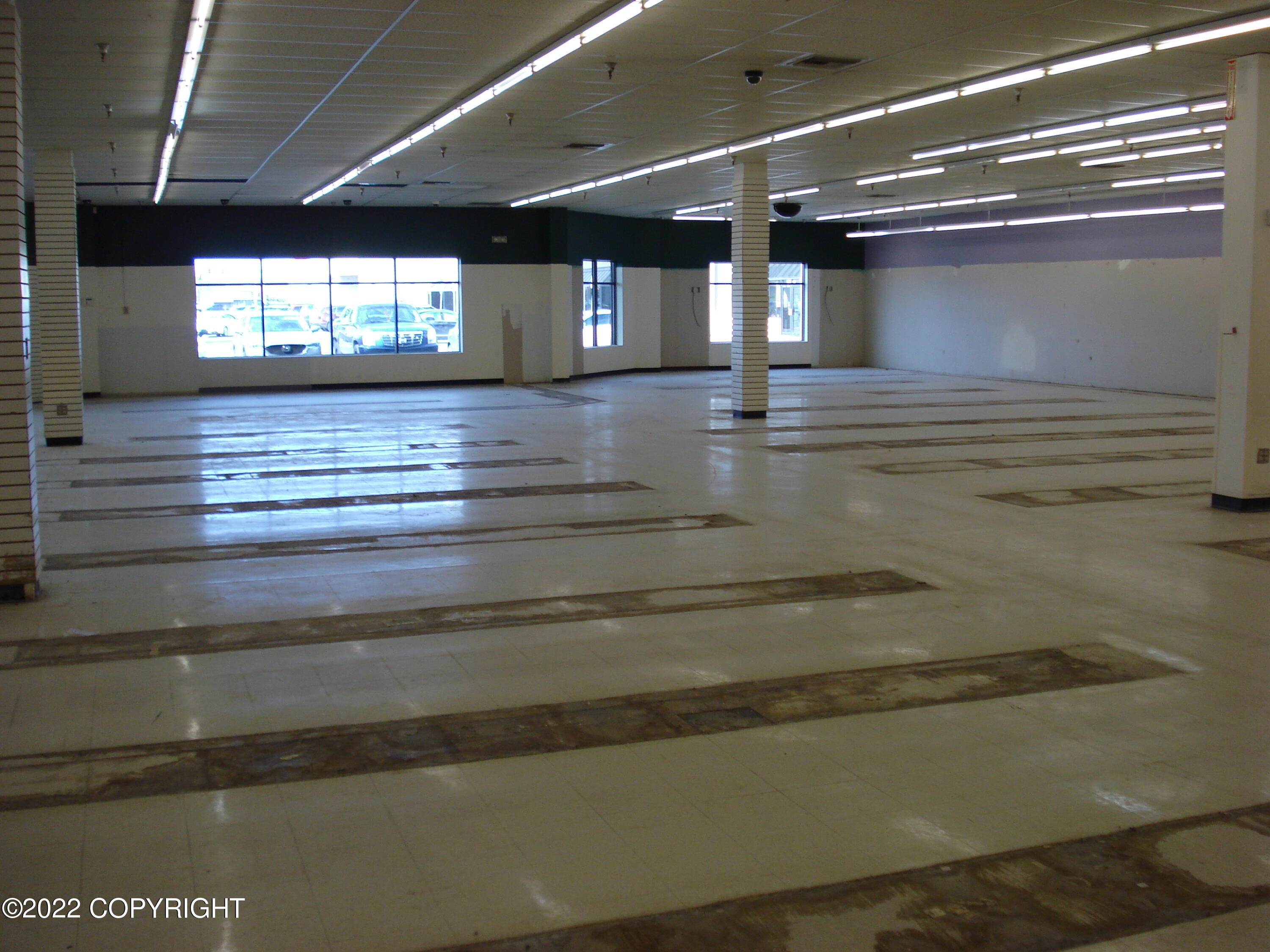 1920 W Dimond Boulevard #j-1 Property Photo 9