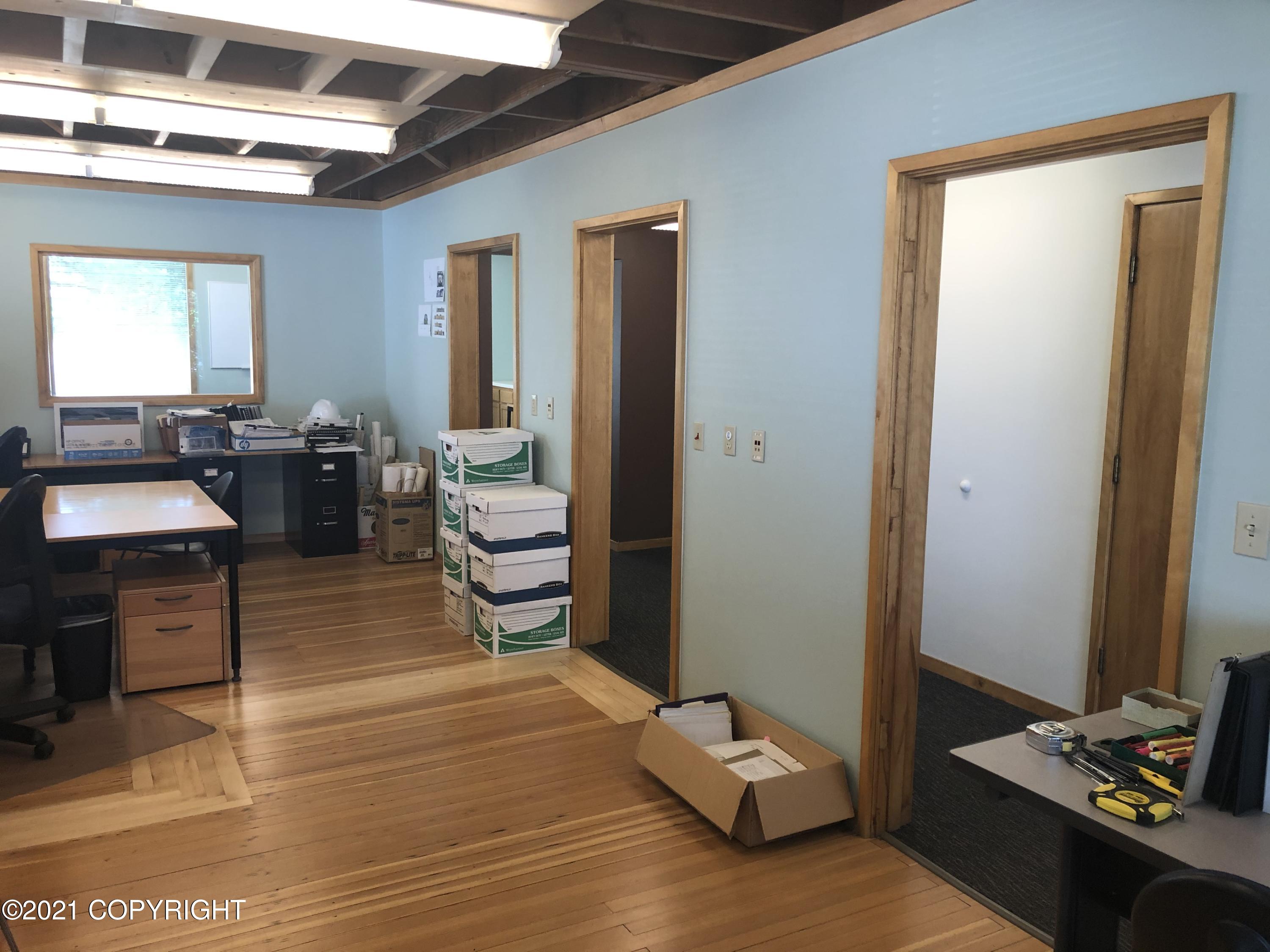 218 E 4th Avenue Property Photo 17