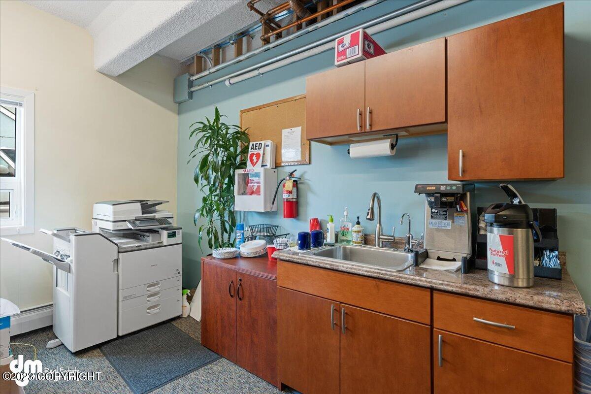 519 W 8th Avenue Property Photo 11