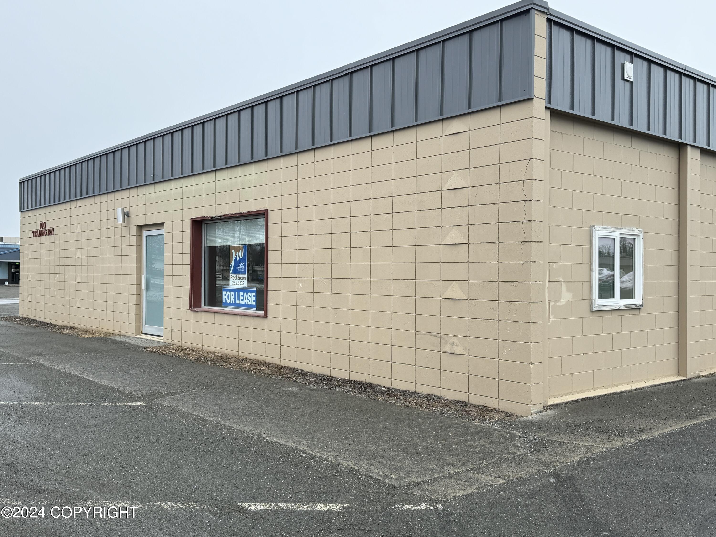 100 Trading Bay Road Property Photo 12