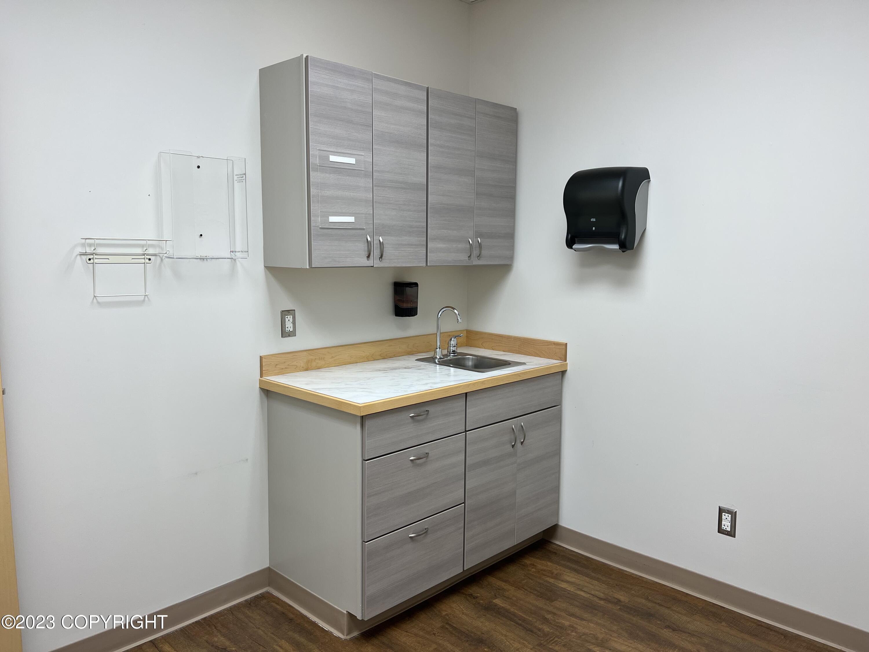 100 Trading Bay Road Property Photo 16