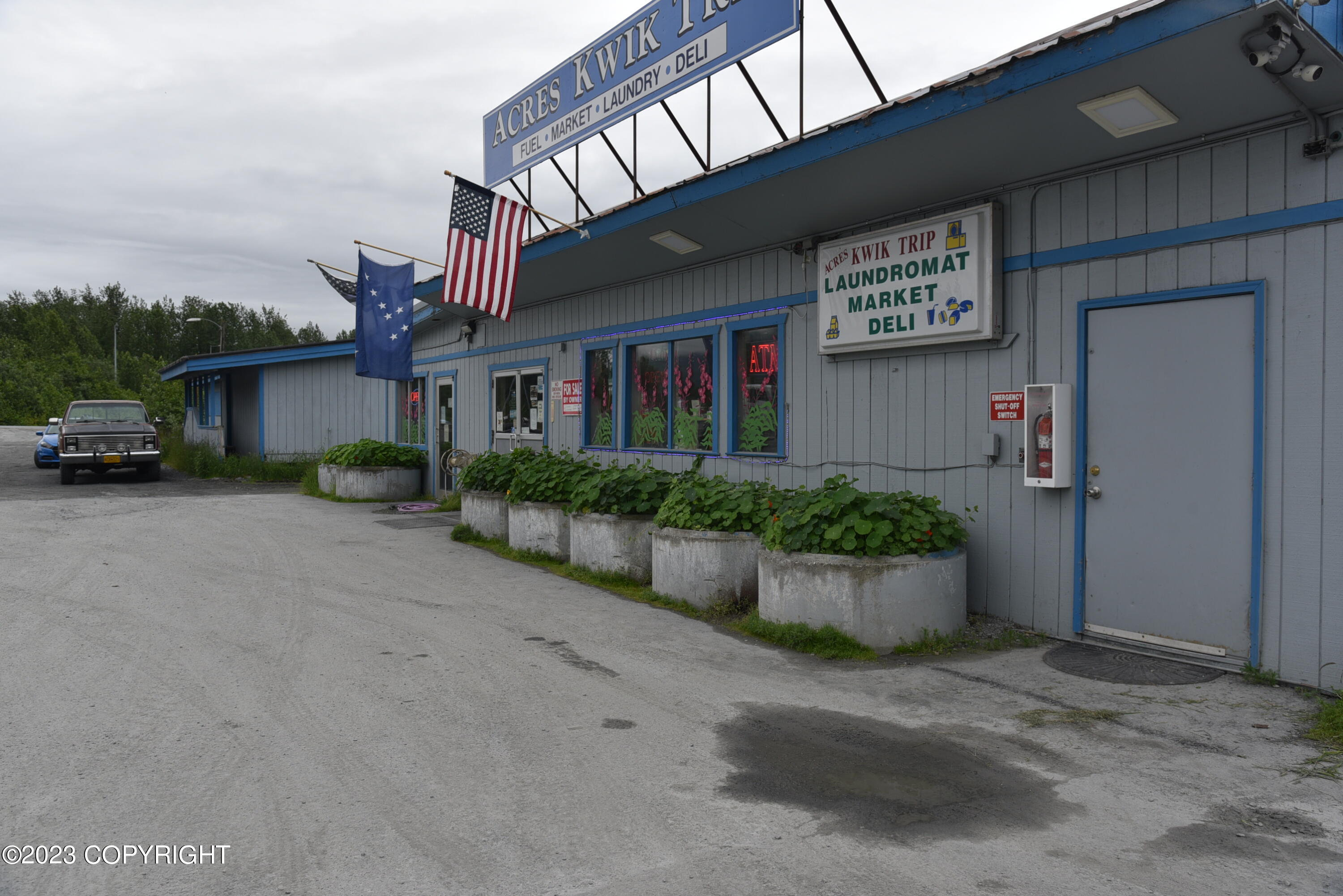 1860 Richardson Highway Property Photo 2