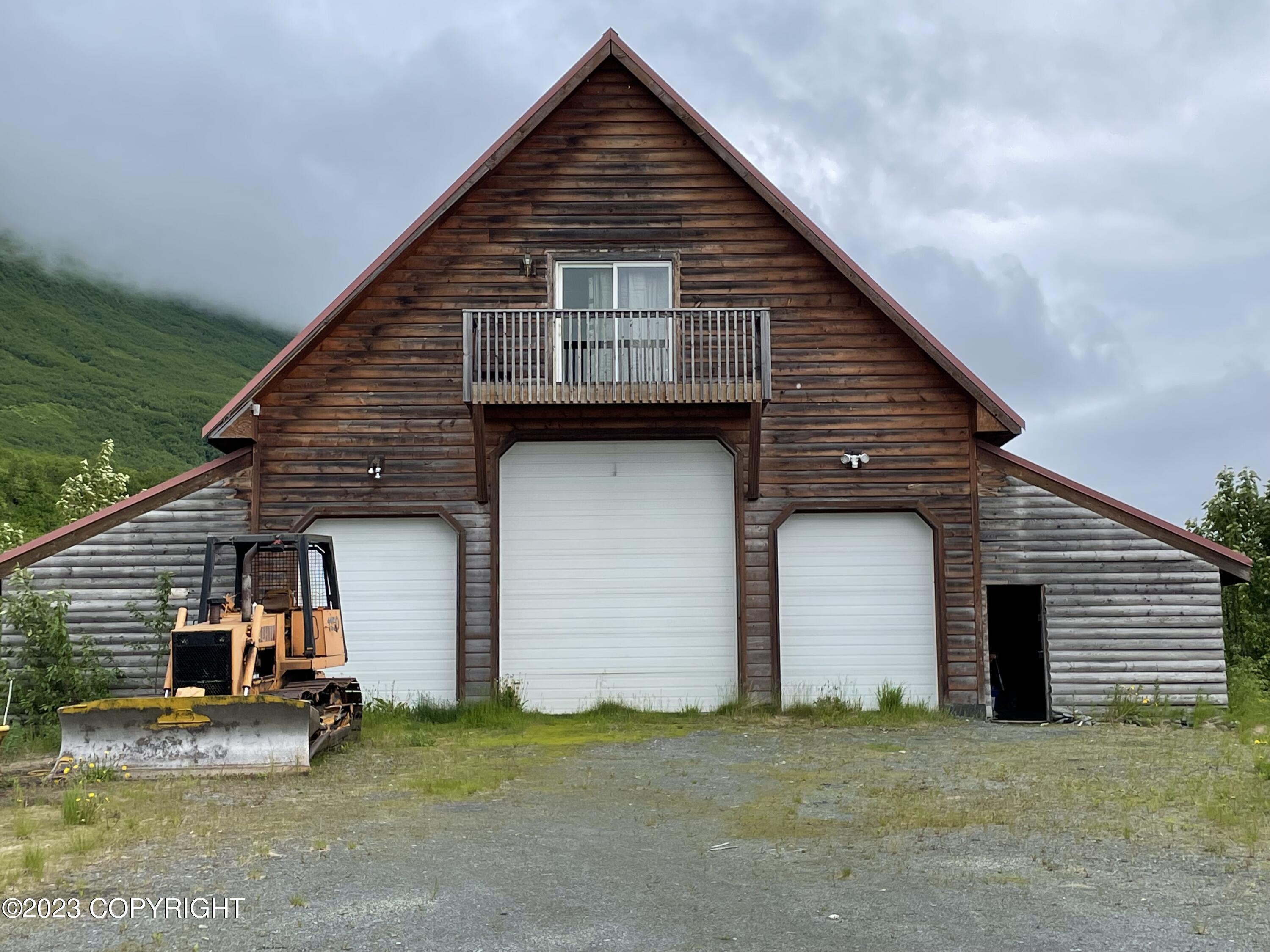 6160 Deep Lake Drive Property Photo 4