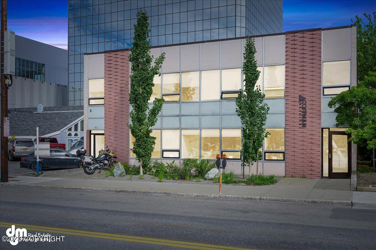 519 W 8th Avenue Property Photo 1