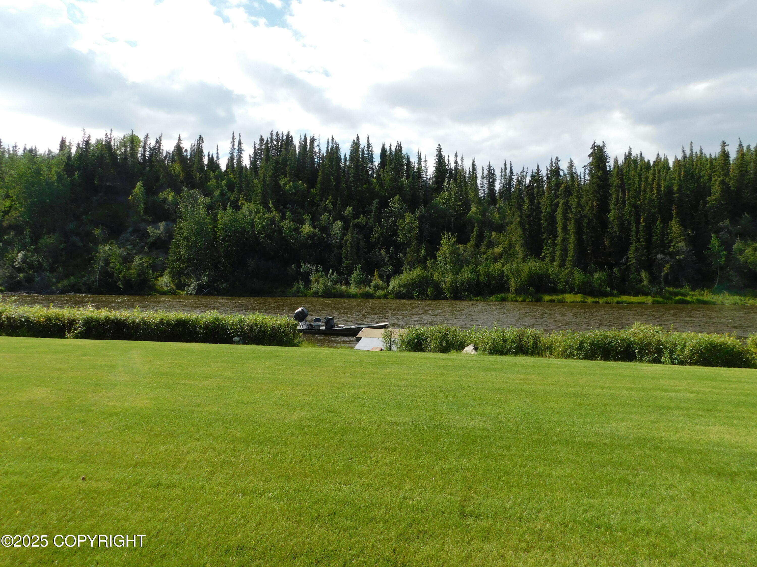 L8/9 Gulkana River Property Photo 5