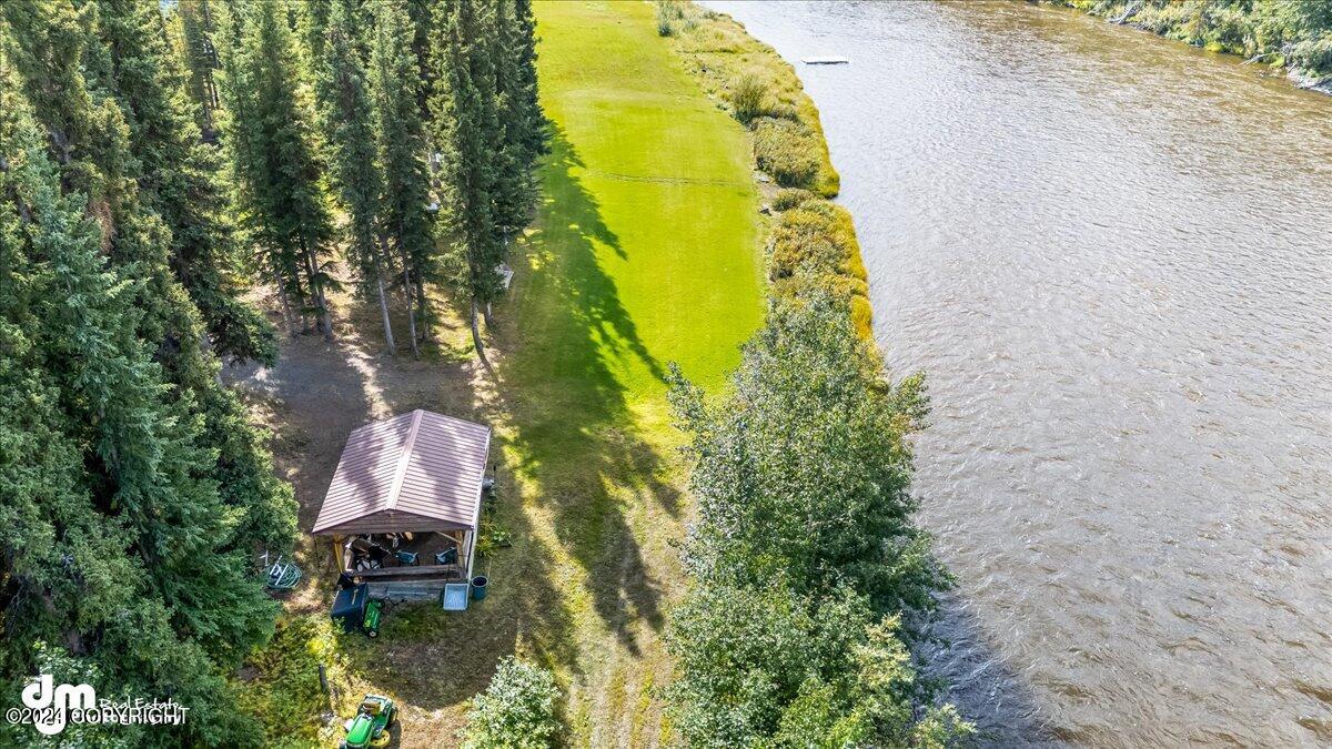 L8/9 Gulkana River Property Photo 32