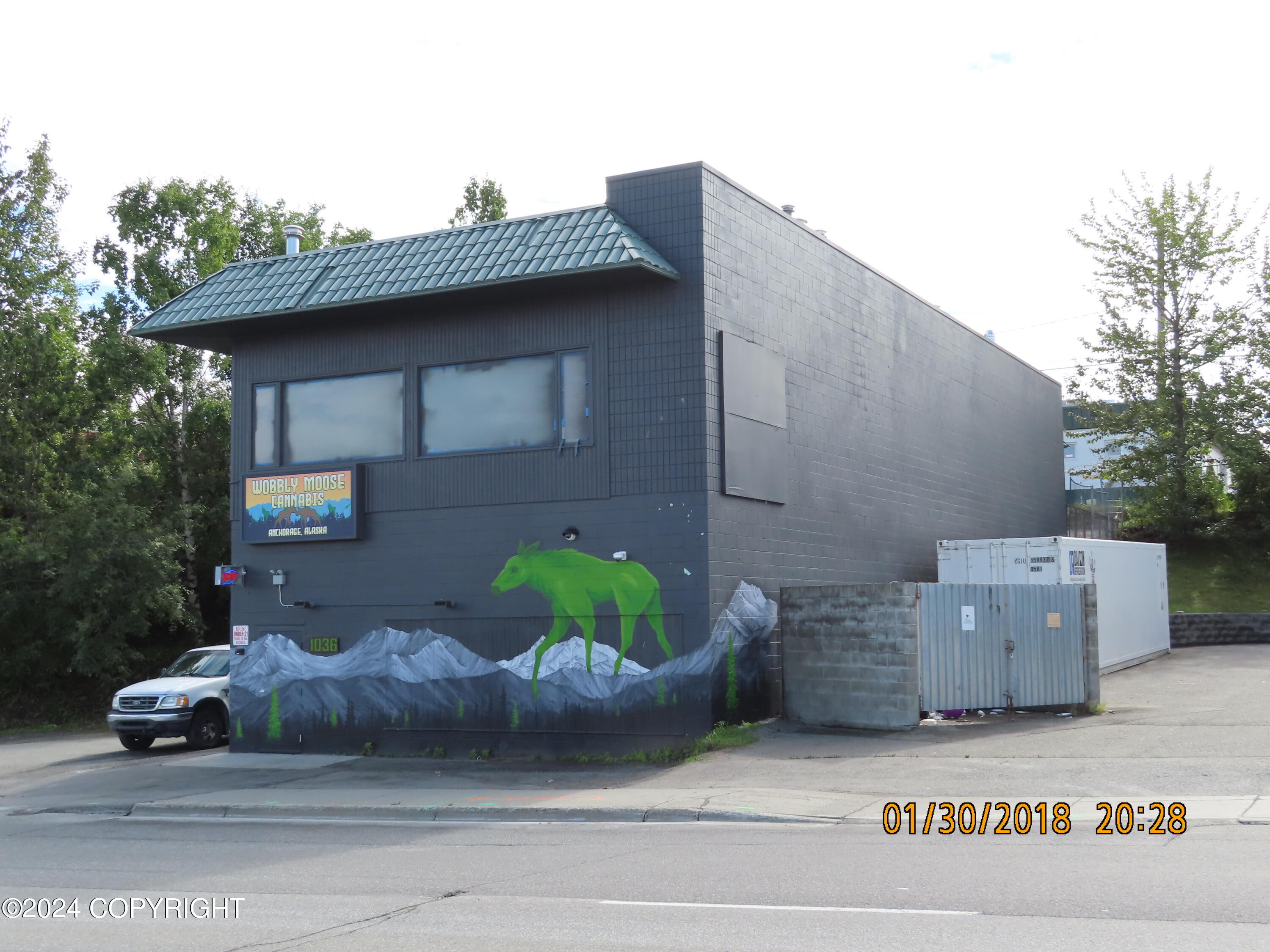 1036 E 4th Avenue Property Photo 3