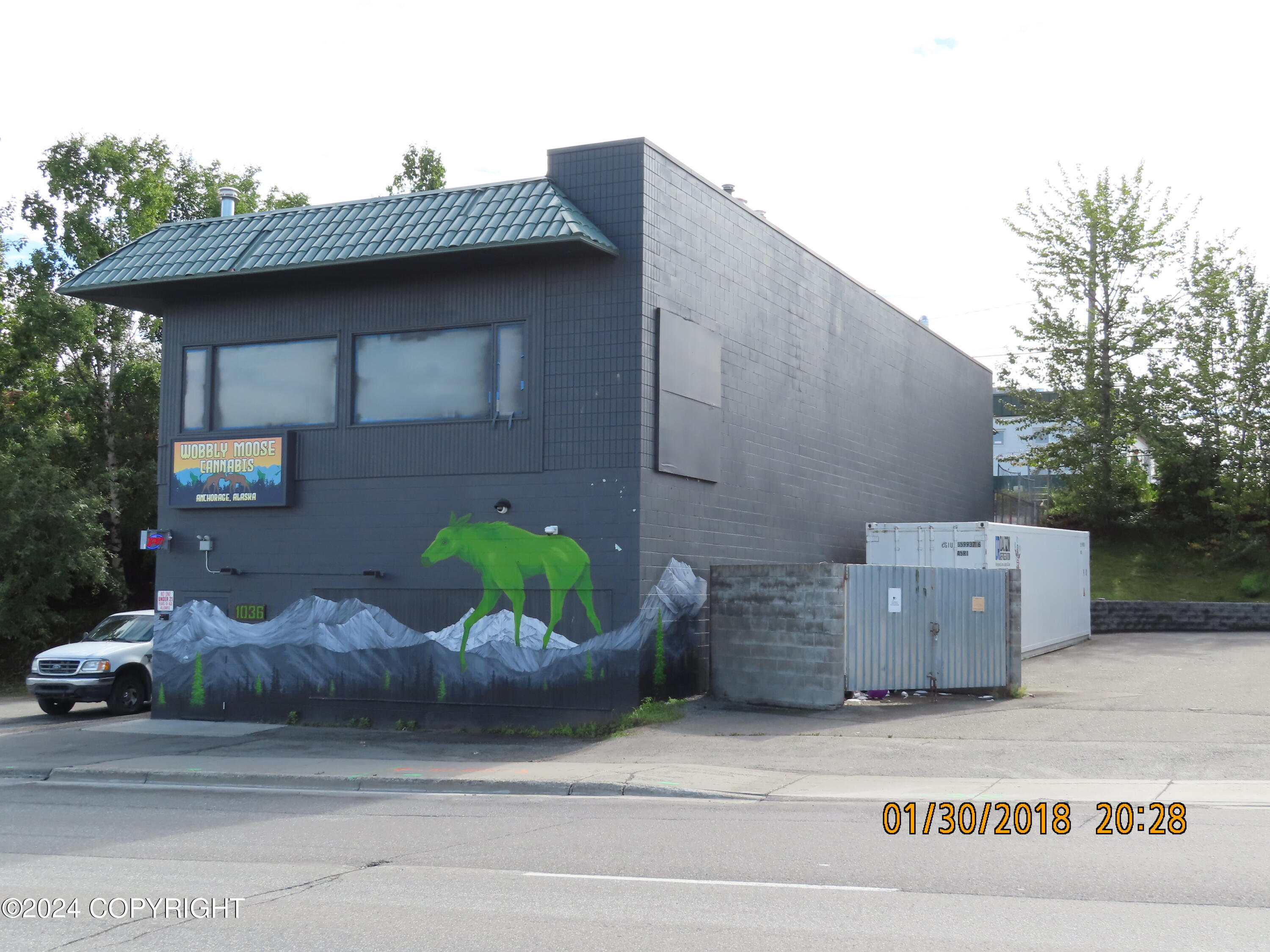 1036 E 4th Avenue Property Photo 4