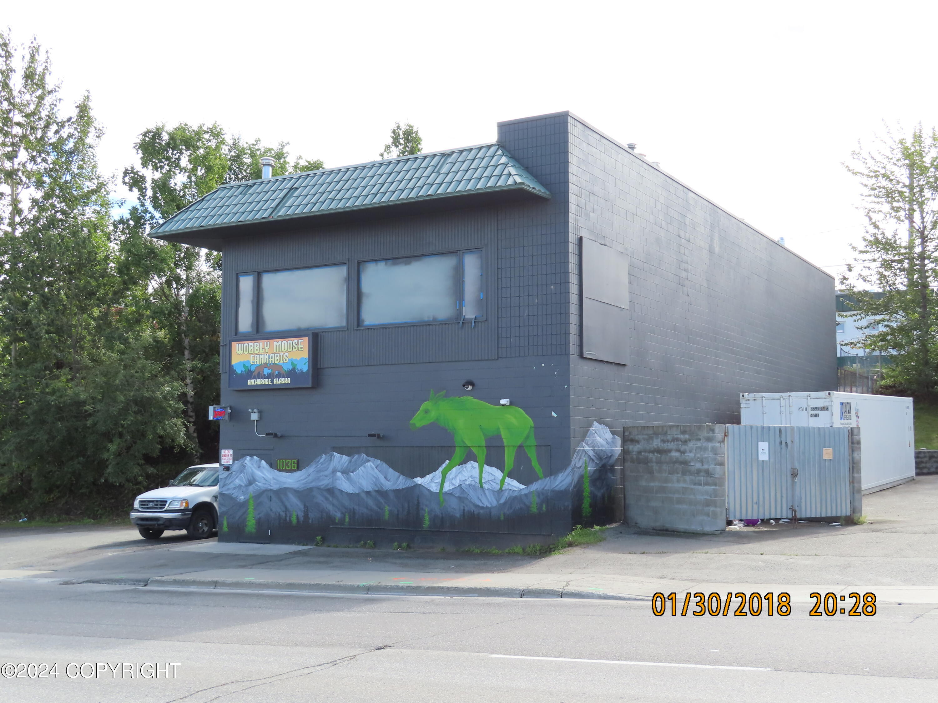 1036 E 4th Avenue Property Photo 5