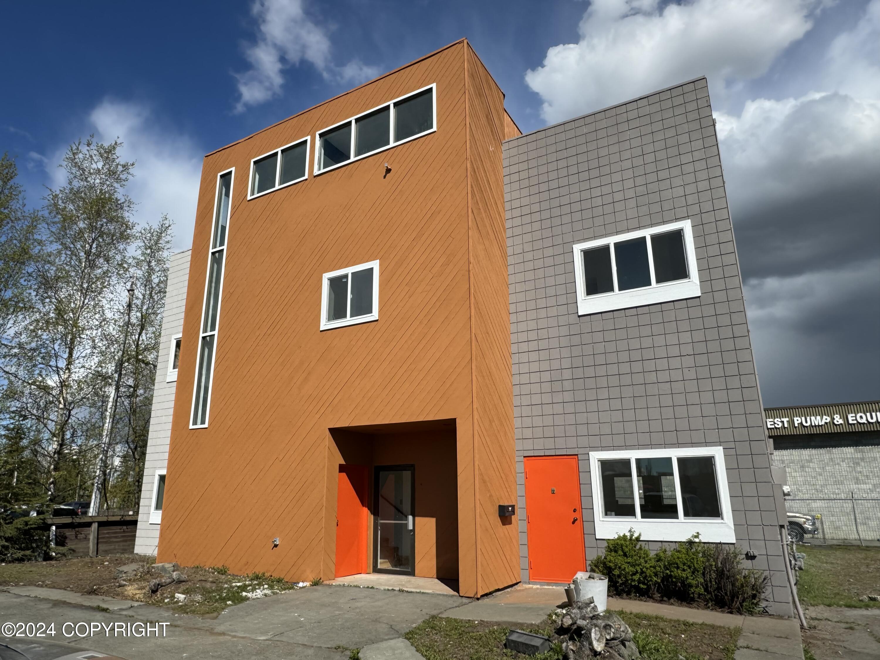 6957 Old Seward Highway Property Photo 1