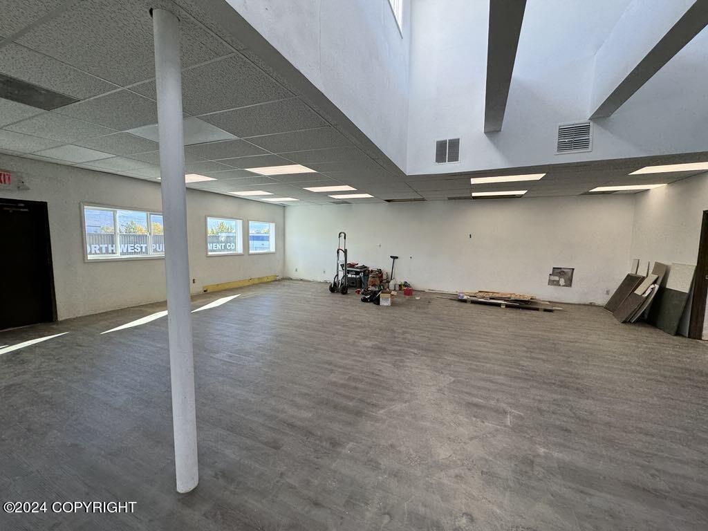 6957 Old Seward Highway Property Photo 7