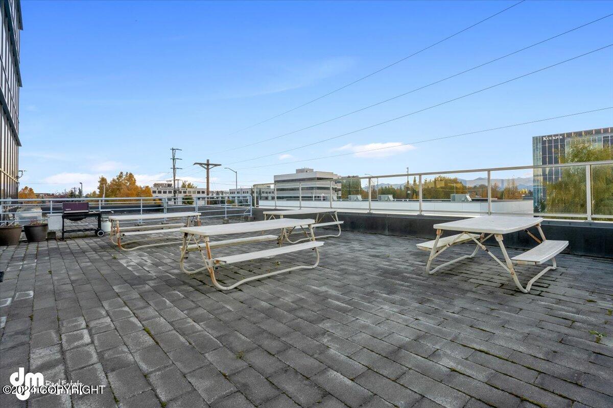 440 E 36th Avenue 2nd & 3rd Floor Property Photo 25