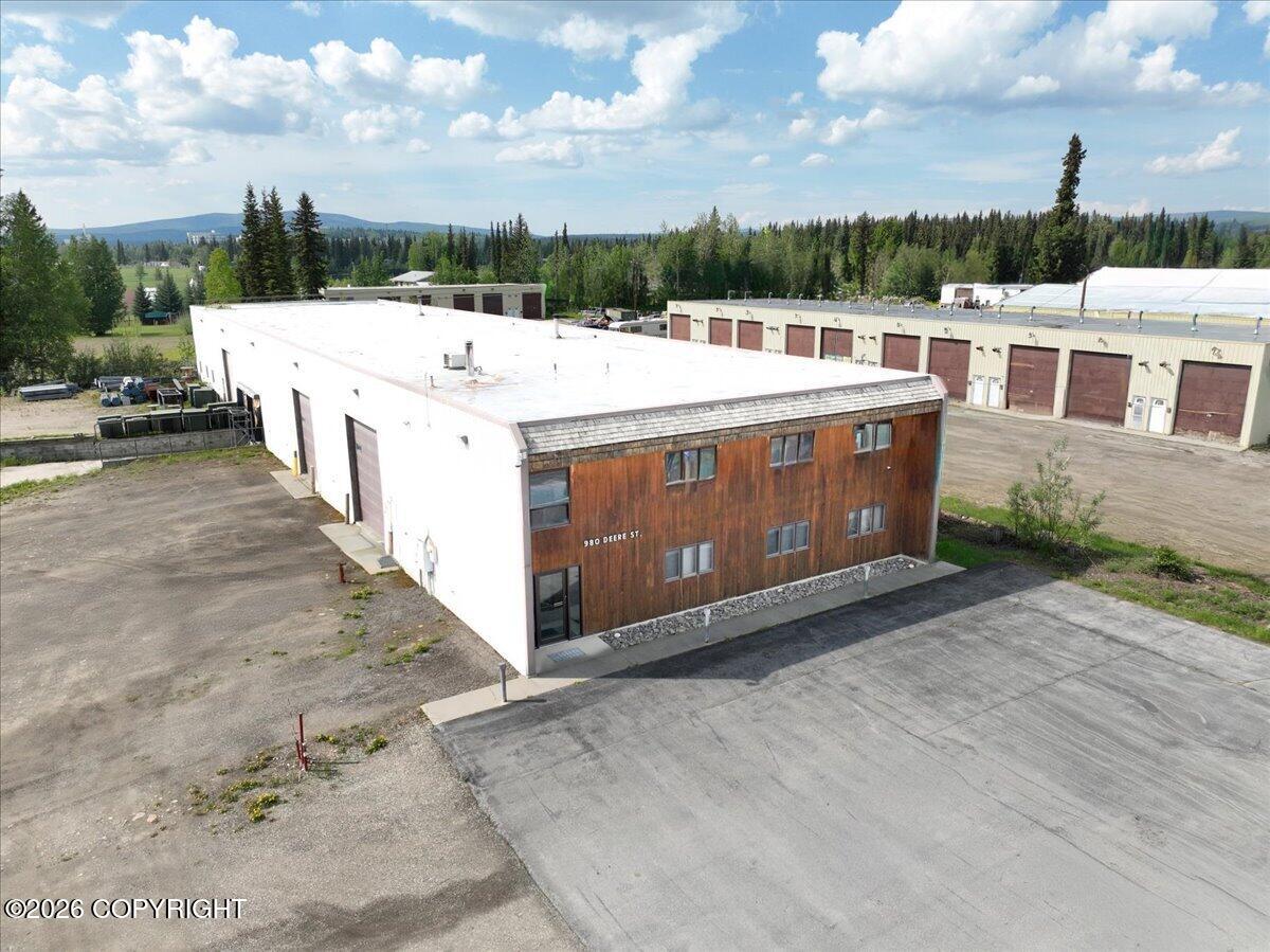980 Deere Street Property Photo 3