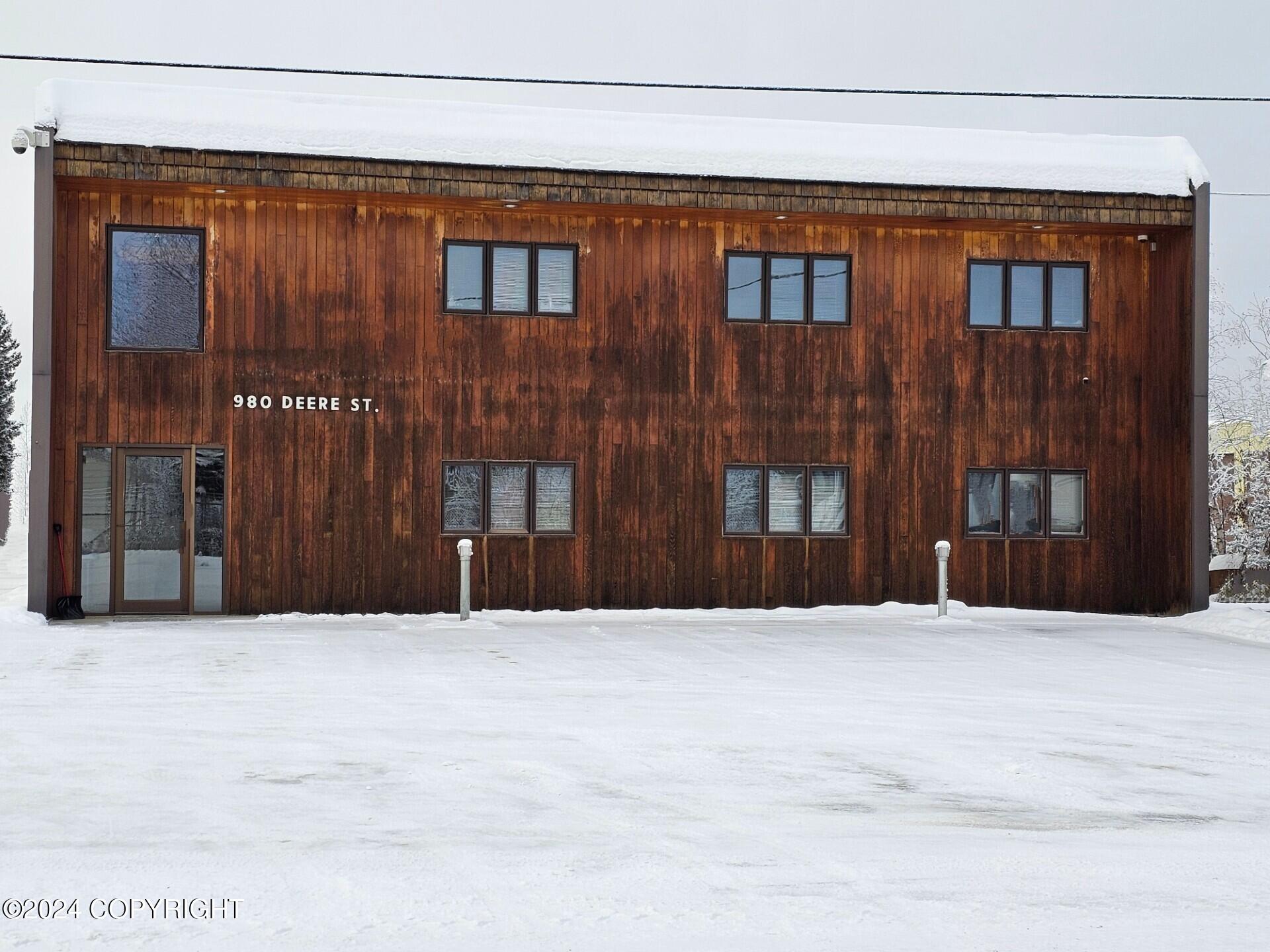 980 Deere Street Property Photo 6